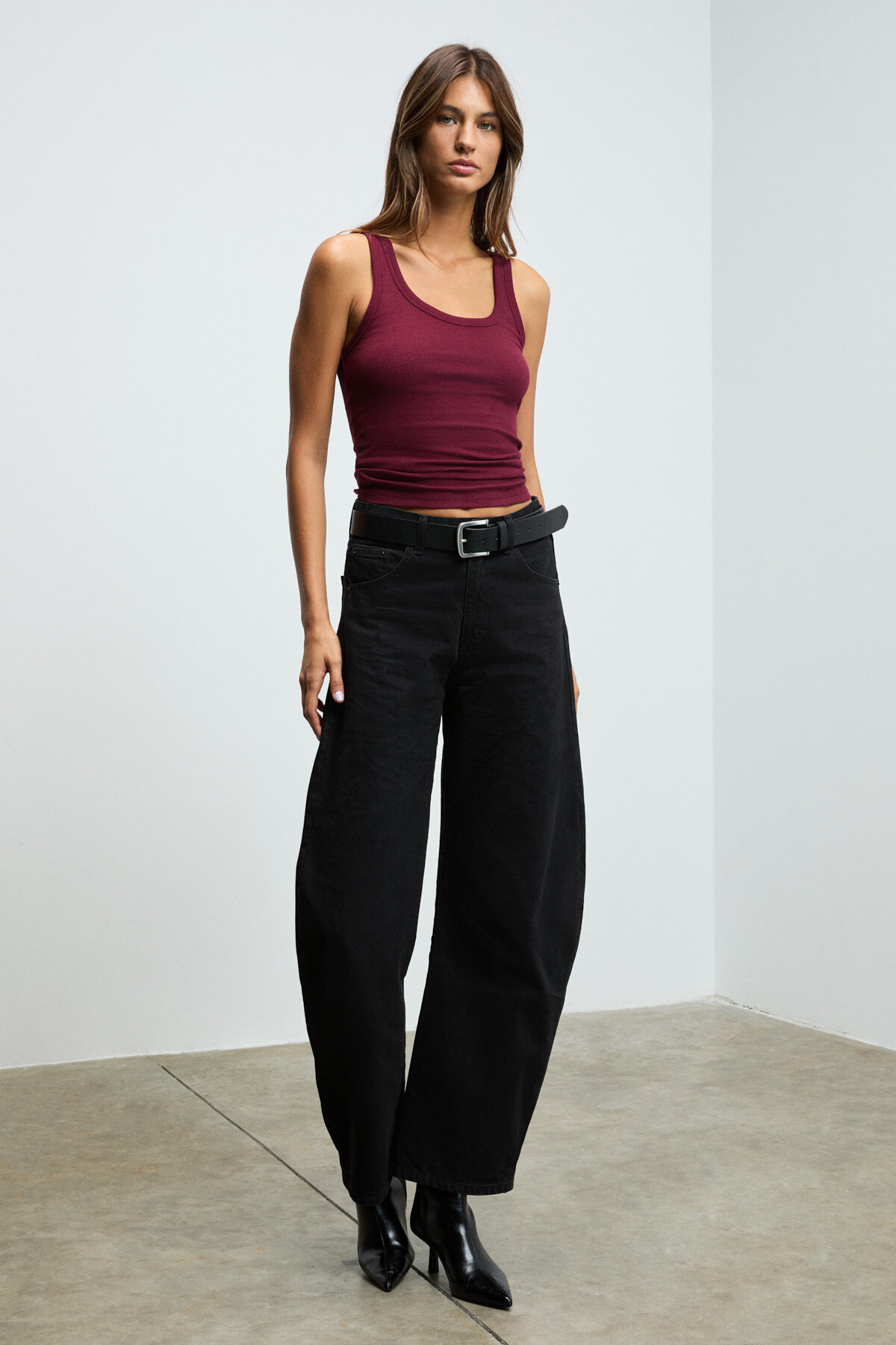 ETHIQUET  LILLESOL Kadın Fitilli Görünümlü Slim Fit Vücuda Oturan Havuz Yakalı Pamuklu Basic Bordo Bluz Atlet - Görsel 5