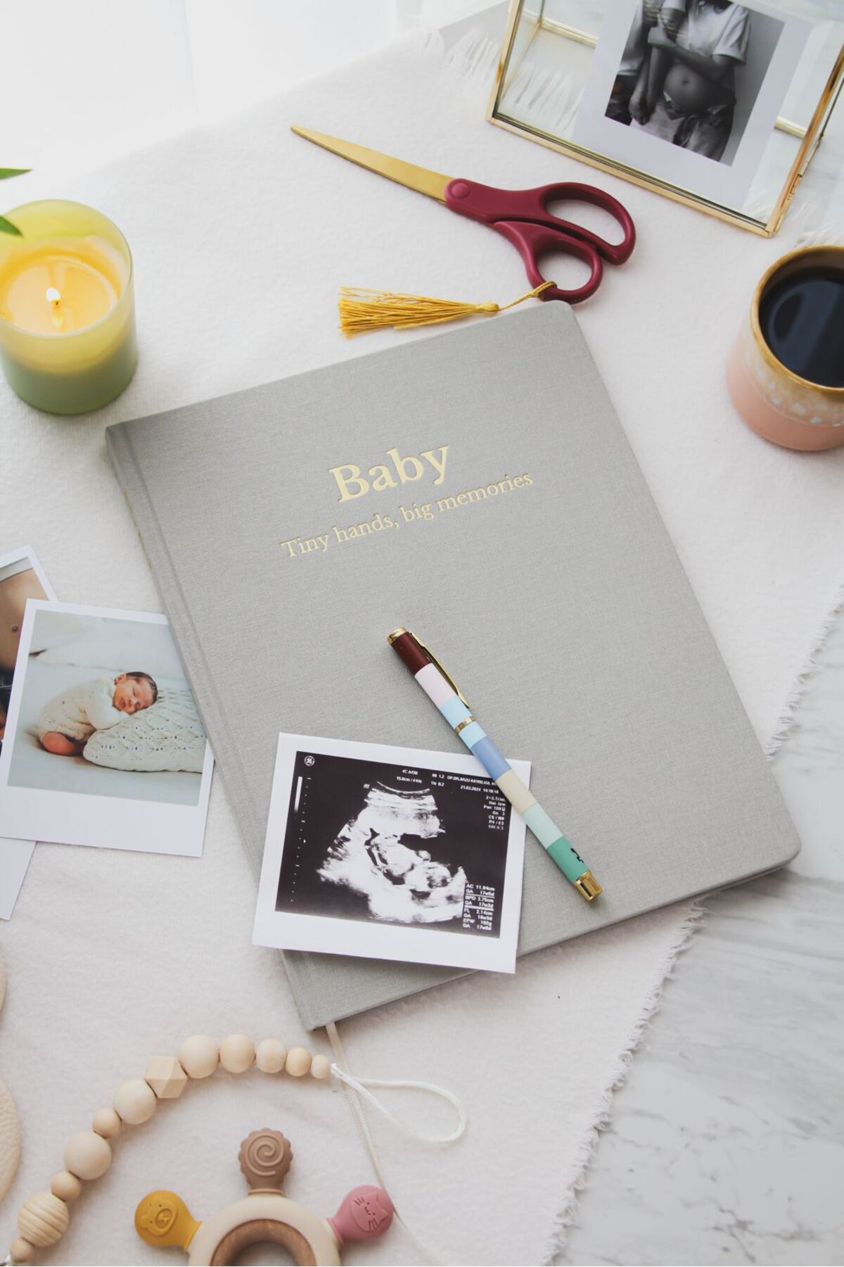 Memories and more Bebek Anı Defteri - Keten Kumaş Kapak & Altın Yaldız Baskılı fotoğrafı 3 (önizleme)