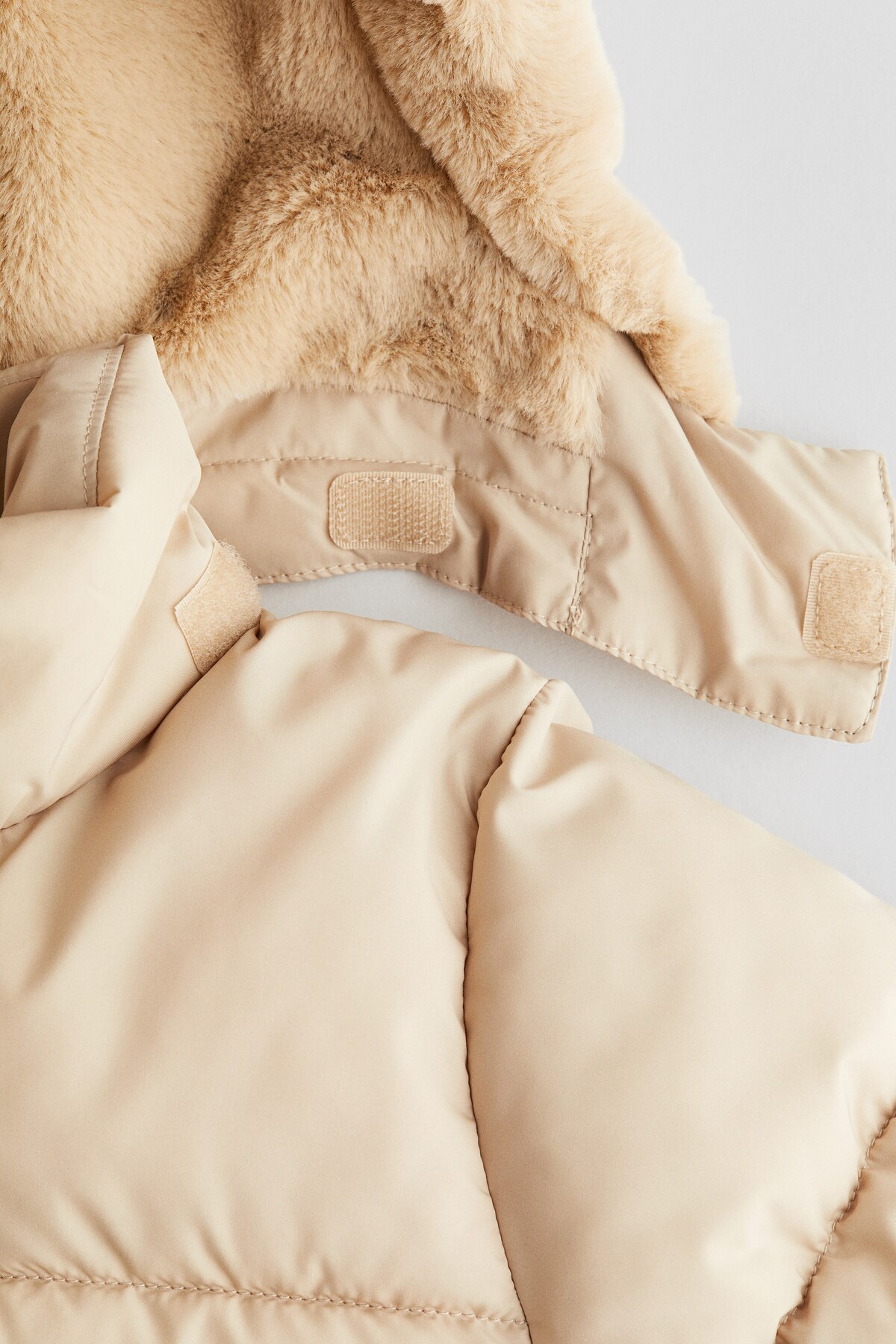 H&M Kapüşonlu Pofuduk Ceket fotoğrafı 5 (önizleme)