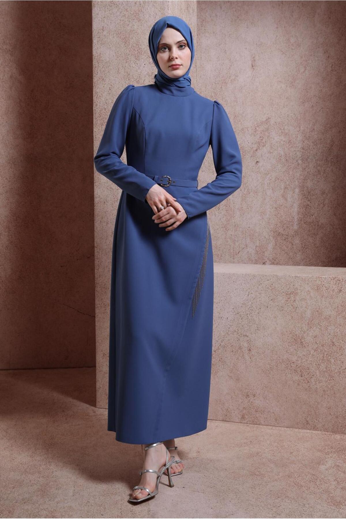 آلوینا لباس کرپ با جزئیات سلیقه‌ای ۴۴۱۸۰