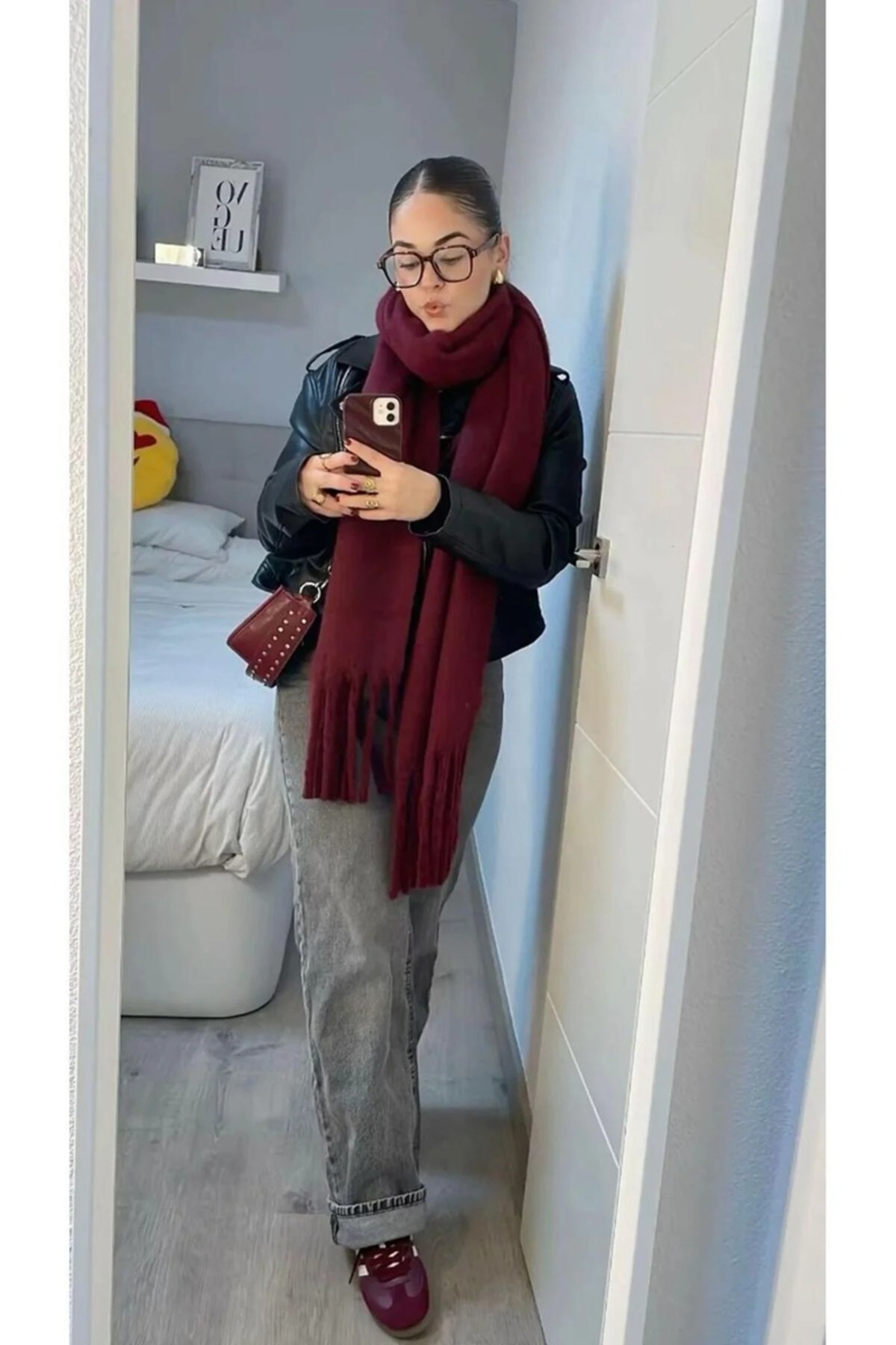 ALLURİNG THE BETTER ONE Premium Unisex Buklet Soft Yumuşak Dokulu Püsküllü Kadın Atkı Şal Omuz Şalı BORDO görsel 3
