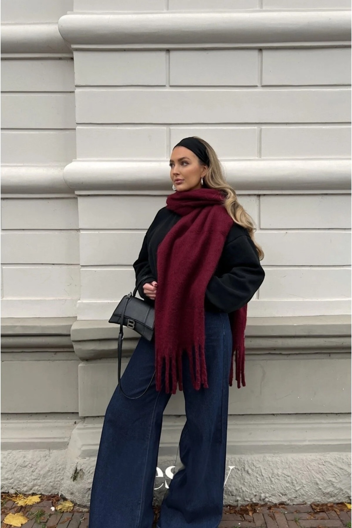 ALLURİNG THE BETTER ONE Premium Unisex Buklet Soft Yumuşak Dokulu Püsküllü Kadın Atkı Şal Omuz Şalı BORDO görsel 2