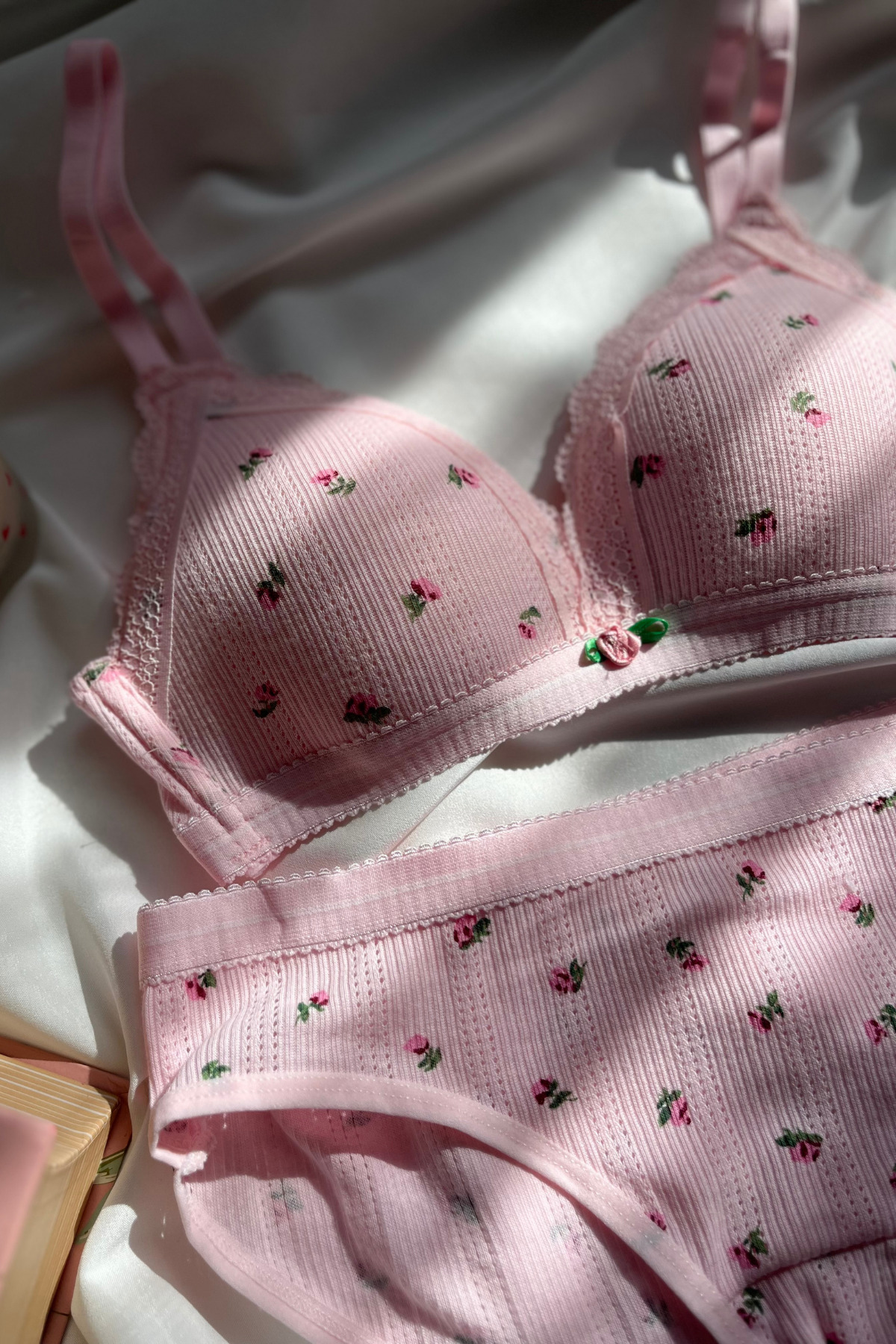 Lola Of Shine  Yayoi Kusama-Pembe Pamuklu Çiçek Desenli Bralet set - Görsel 9