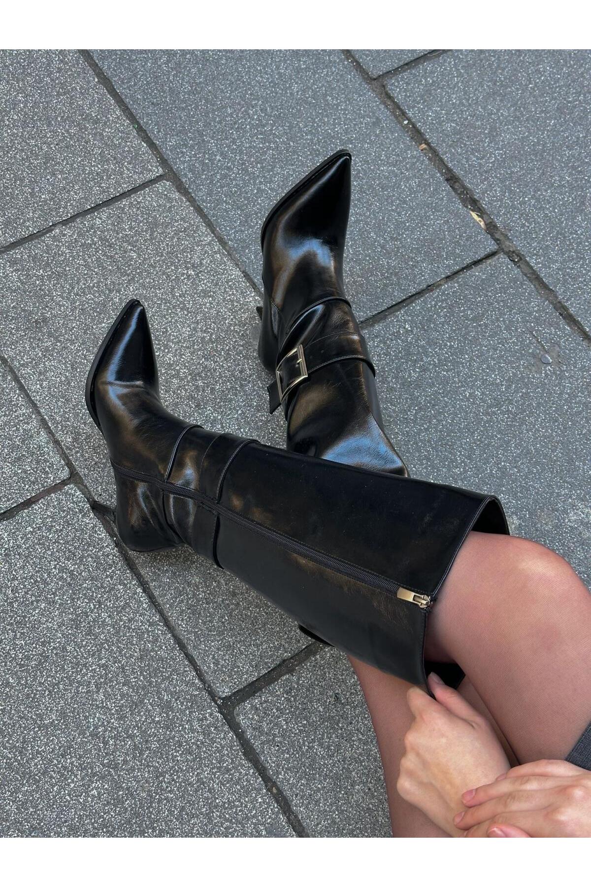 ERVANIN BUTİĞİ  Siyah (Lavinia) Gümüş Toka Detay Kadın Topuklu Çizme - Görsel 4