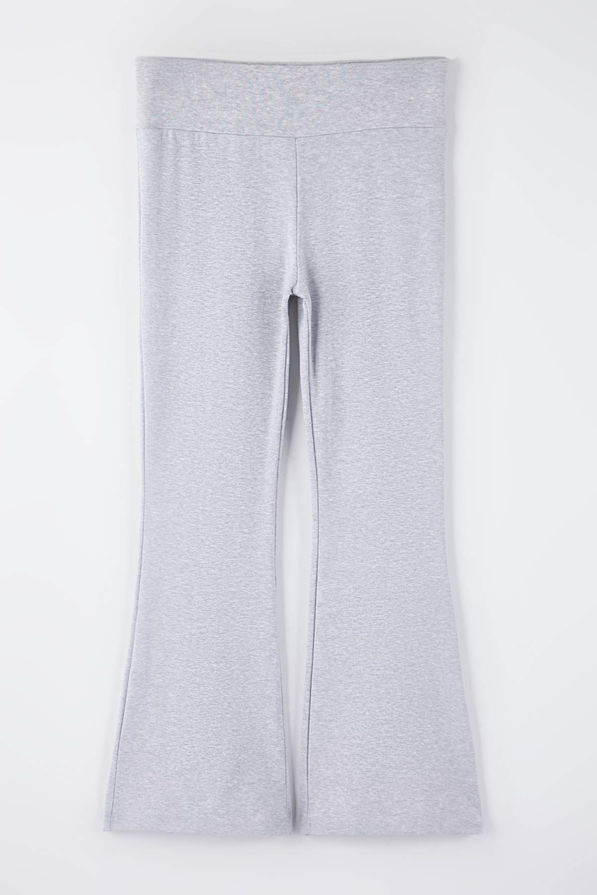 Trendyolmilla  Gri Melanj- Siyah Flare/İspanyol Paça Dökümlü Kumaş Büyük Beden Pantolon&Eşofman Altı TBBAW26AR00027 - Görsel 9