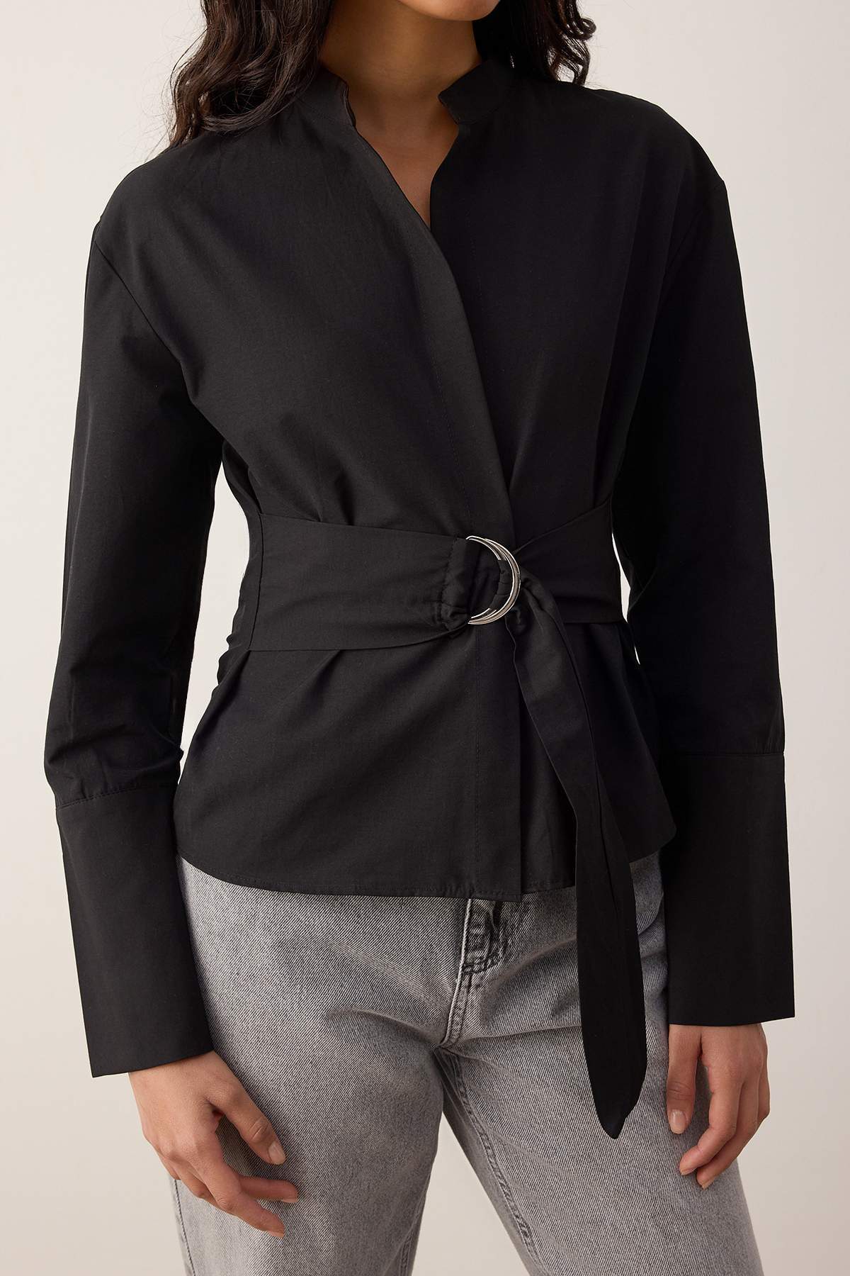 Trendyolmilla  Siyah Kuşaklı Önü Çıtçıtlı Ayarlanabilir Gömlek TWOAW26GO00067 - Görsel 8