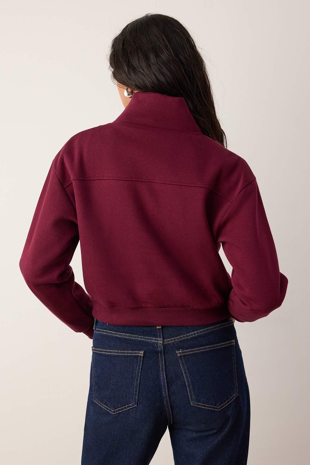 Trendyolmilla  Bordo Kalın İçi Polarlı Dik Yaka Yarım Pat Fermuarı Crop Örme Sweatshirt TWOAW26SW00233 - Görsel 4