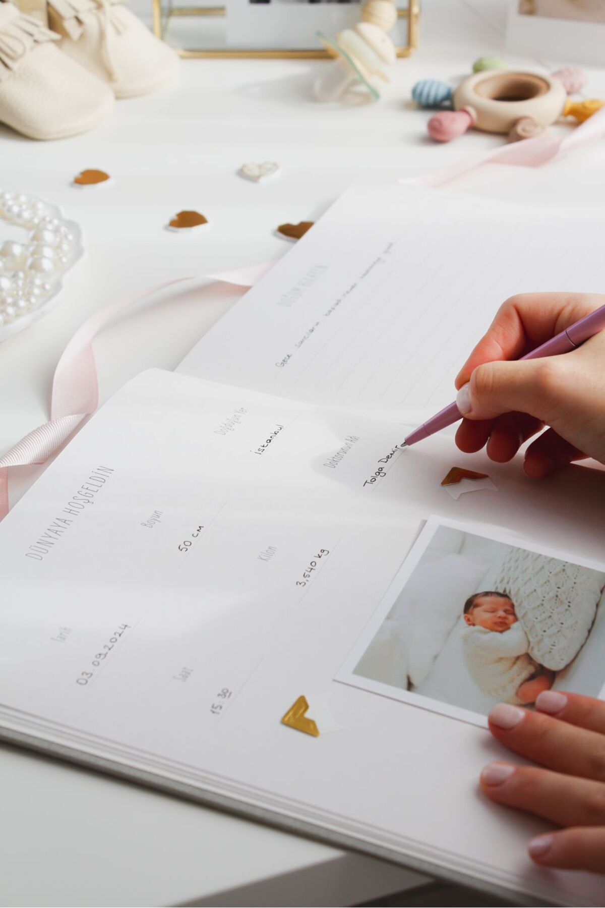 Memories and more Bebek Anı Defteri - Keten Kumaş Kapak & Altın Yaldız Baskılı fotoğrafı 5 (önizleme)