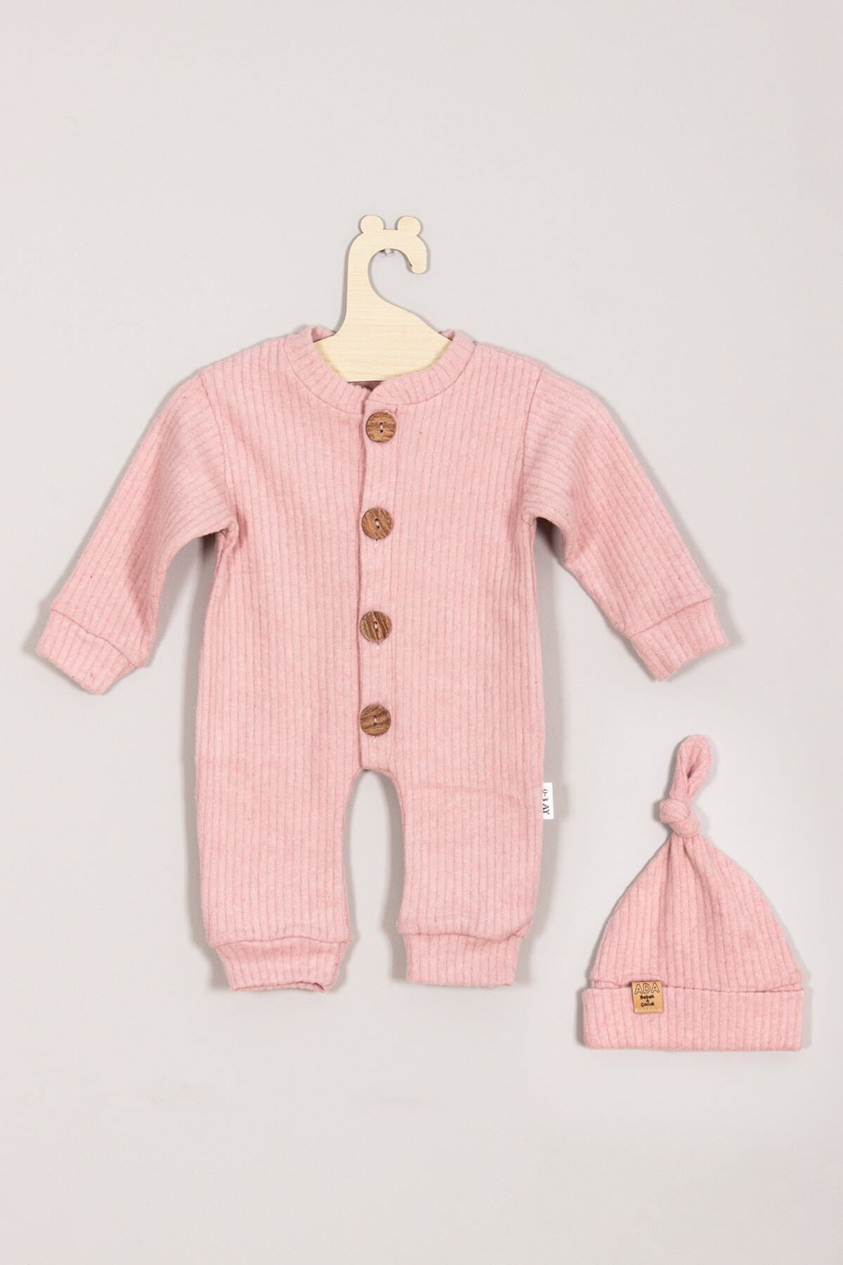 ADABEBEK %100 Pamuk Ahşap Düğmeli Fitilli Şapkalı Bebek Tulum fotoğrafı 2 (önizleme)