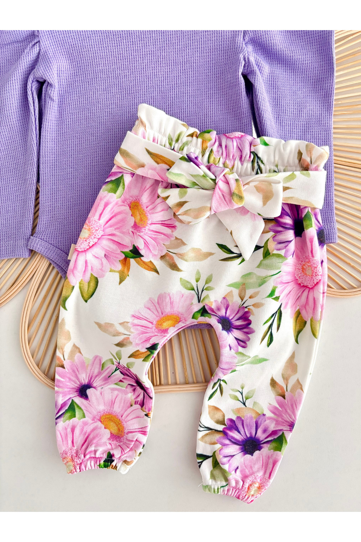 Jammybaby Juana Balon Kol Body Kemerli Pantolon Bandana %100 Pamuk Kız Bebek Dijital Çiçek Tasarım Lüks Takım fotoğrafı 4 (önizleme)