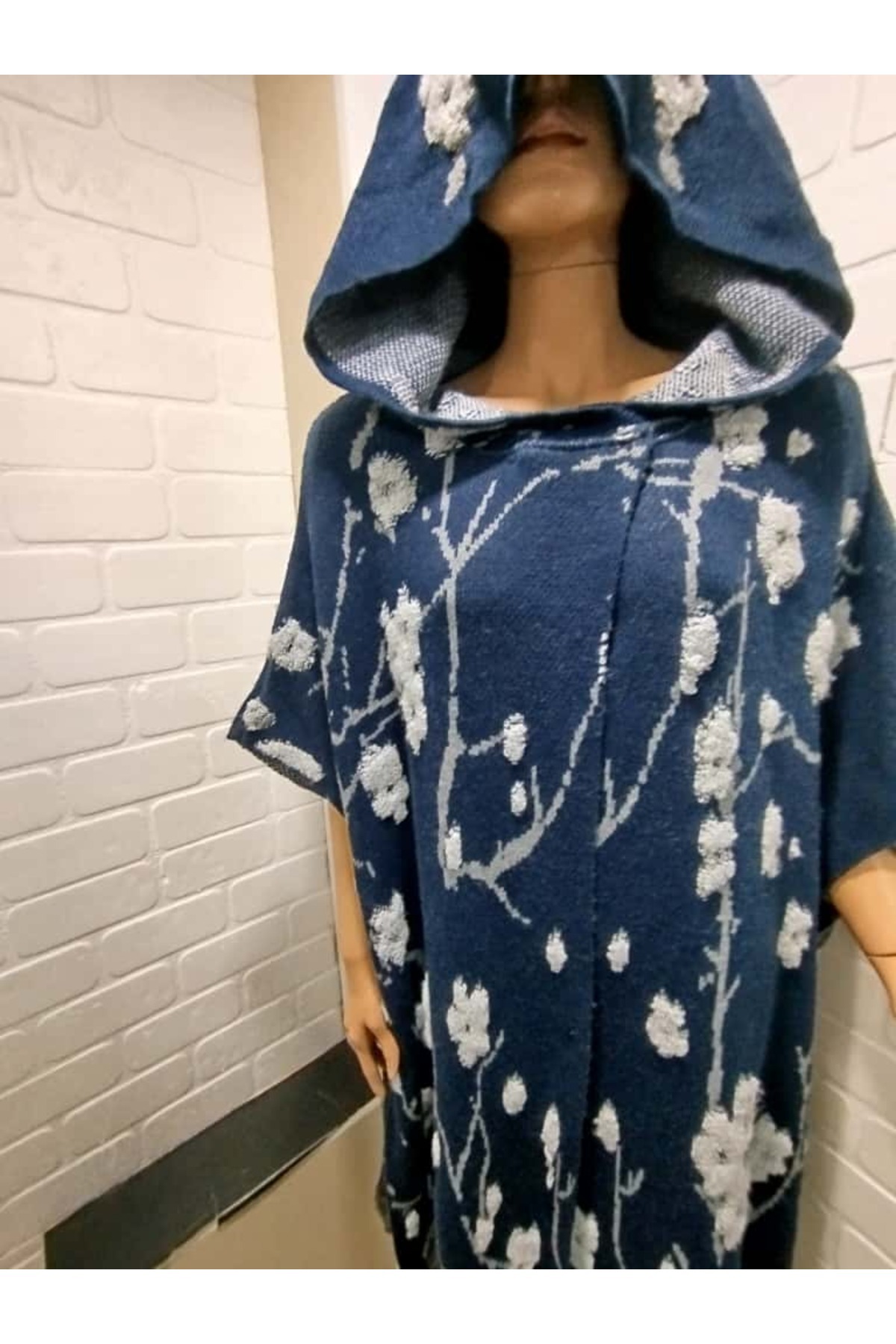 Clarity Desenli Şapkalı Panço Yün