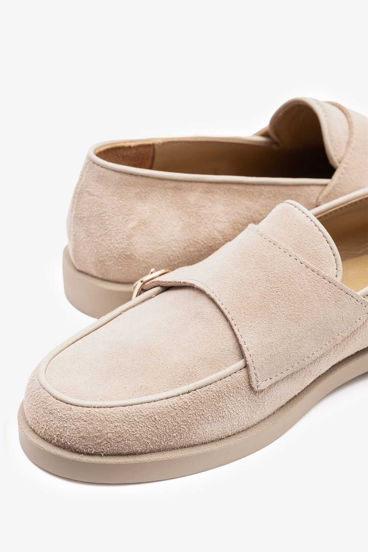 حذاء لوفر نسائي من الجلد السويدي البيج من جيركس