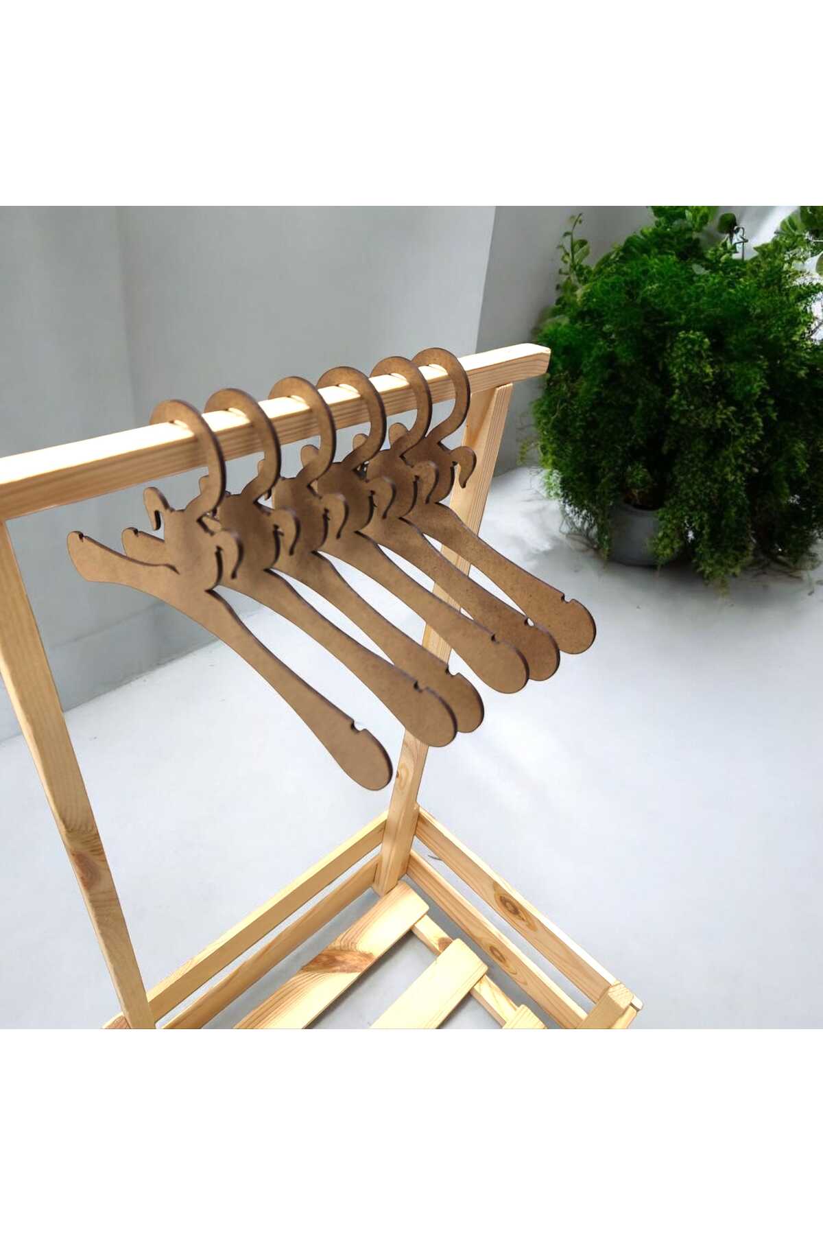 AYIŞIĞI DESİNG Ahşap mdf çocuk askısı 6 ADET minik sevimli askılık ham renk , kız çocuğu figürlü fotoğrafı 3 (önizleme)