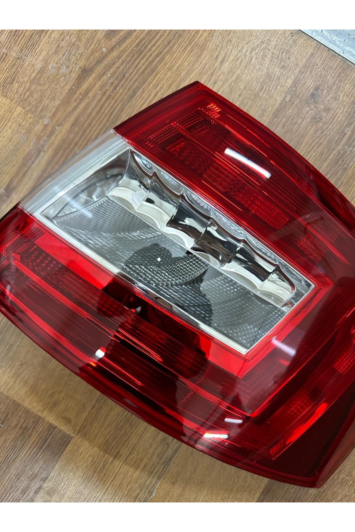 NS Nilser Auto Parts Skoda Octavia Sağ Stop Lambası Ledsiz 2013