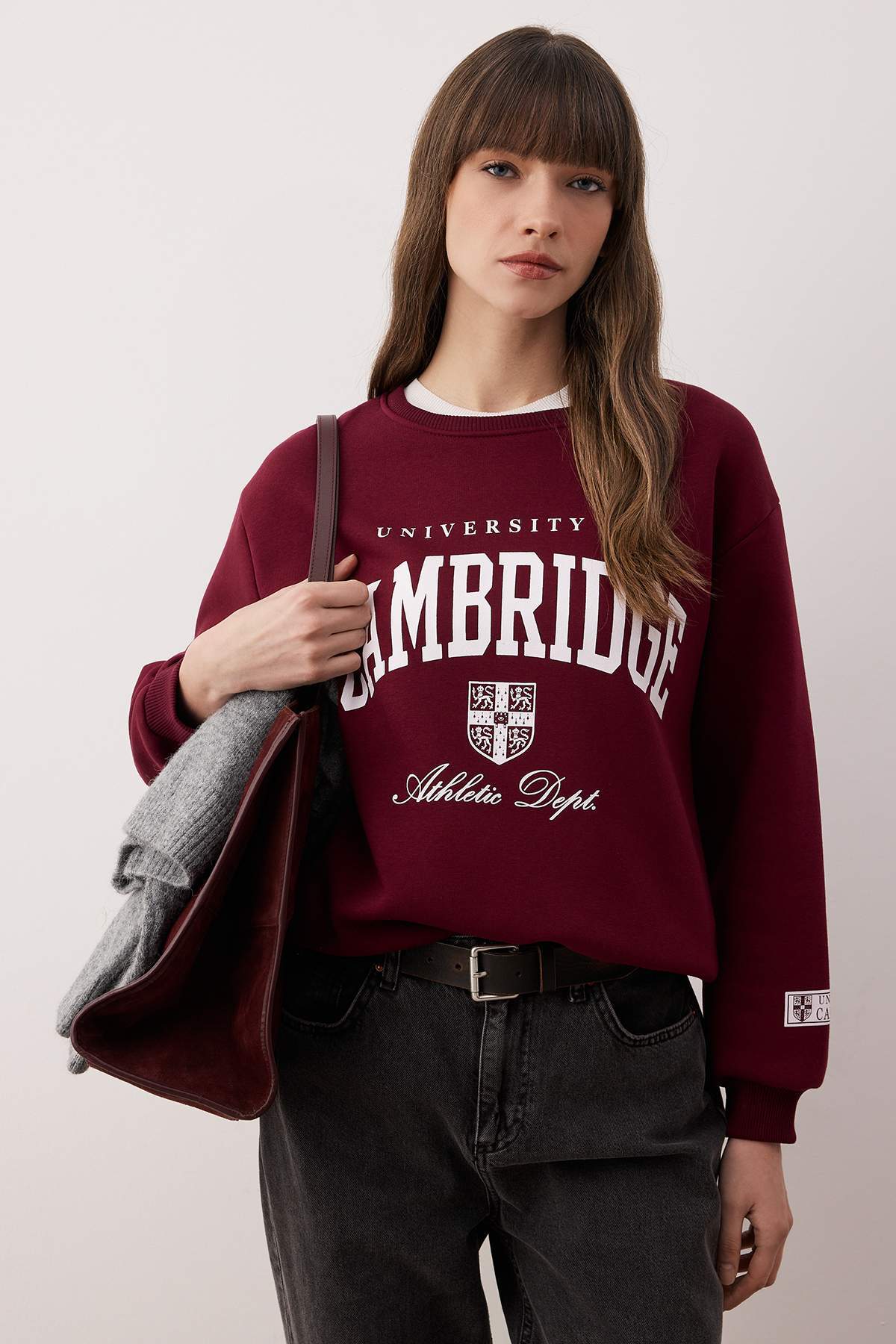 Trendyolmilla  Bordo Slogan Baskılı Bisiklet Yaka Relaxed Örme Sweatshirt TWOAW26SW00220 - Görsel 2
