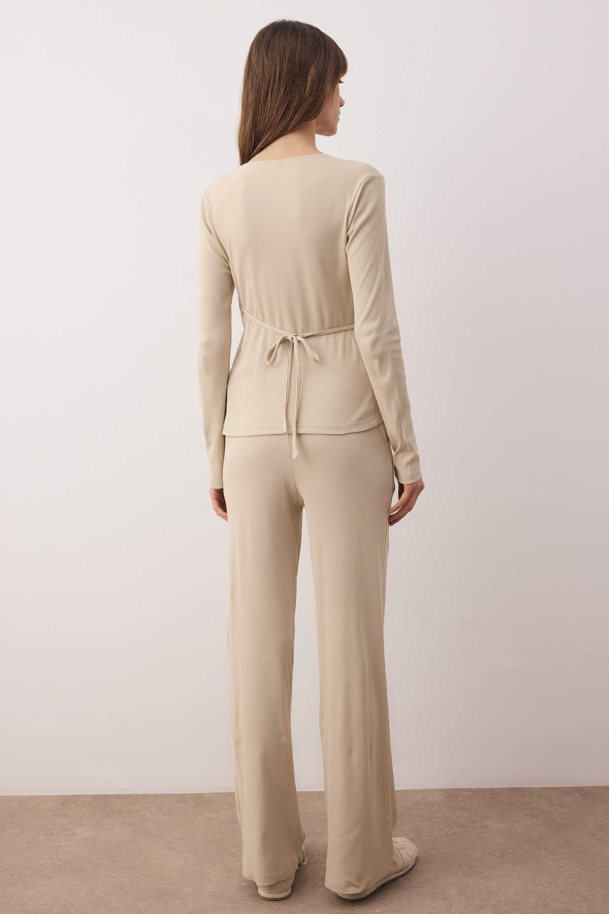 Trendyolmilla  Taş Anvelop Wideleg/Geniş Paça Örme Alt-Üst Takım TWOAW26AU00030 - Görsel 4