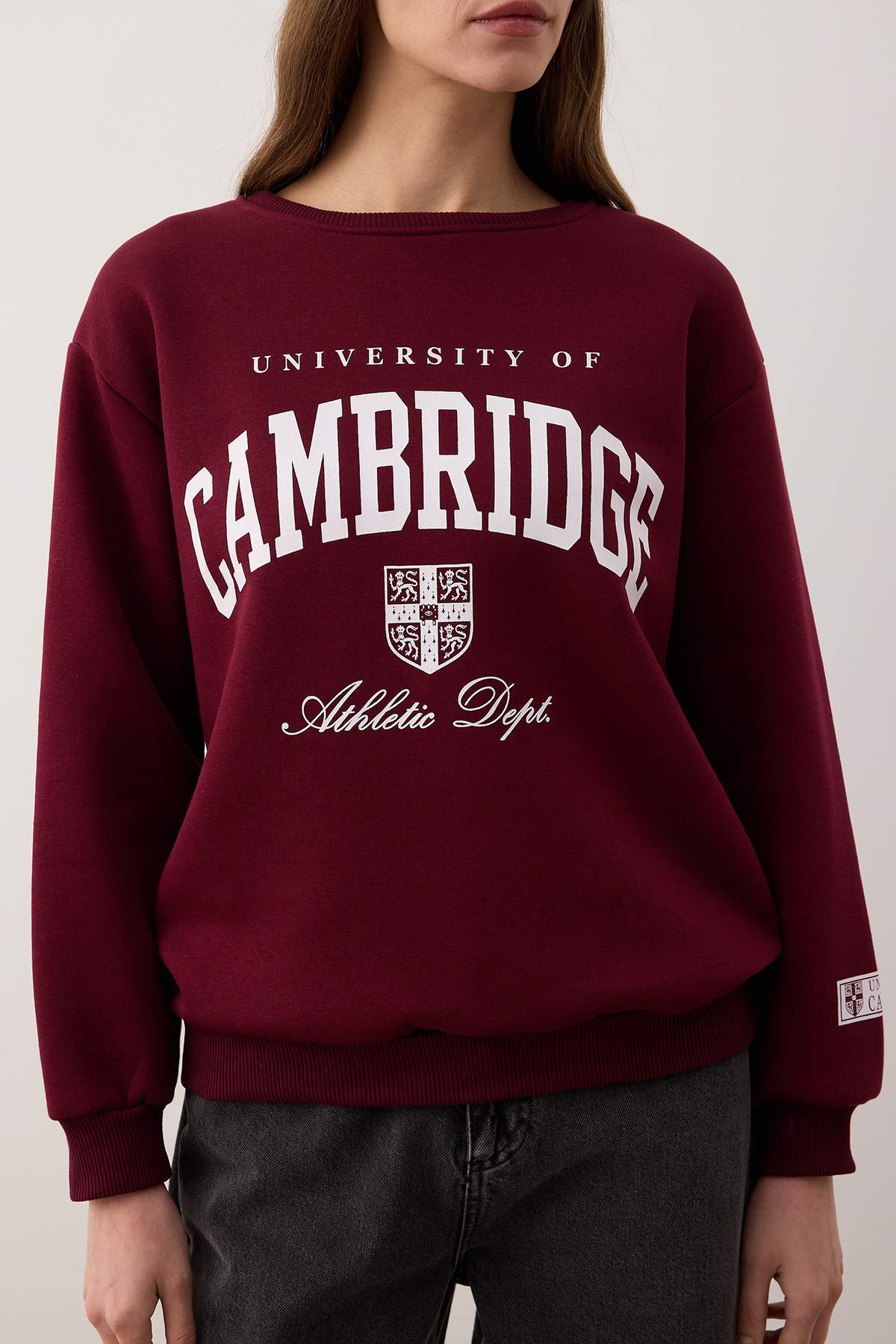 Trendyolmilla  Bordo Slogan Baskılı Bisiklet Yaka Relaxed Örme Sweatshirt TWOAW26SW00220 - Görsel 4