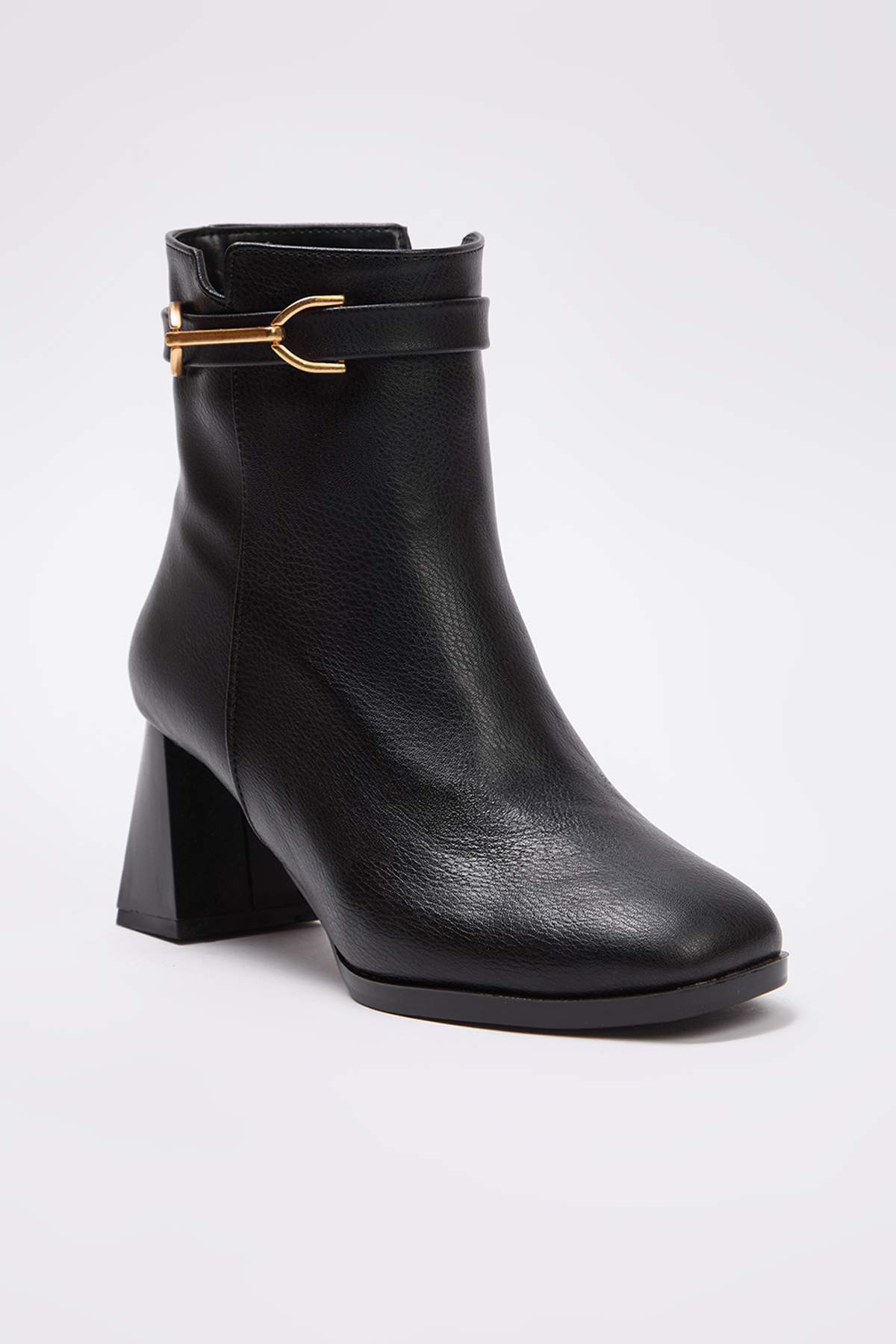 trendyol-shoes-womens-boots-booties
