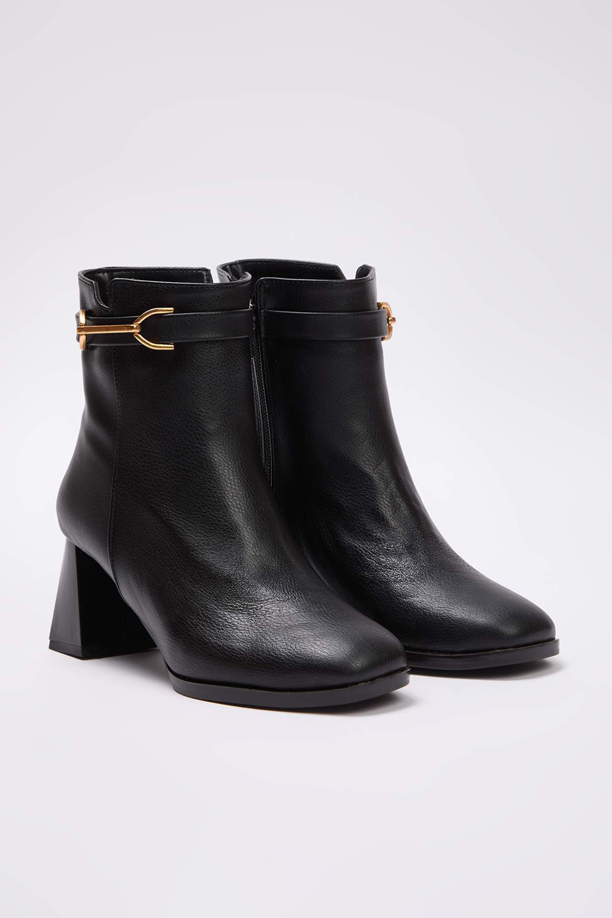 trendyol-shoes-womens-boots-booties