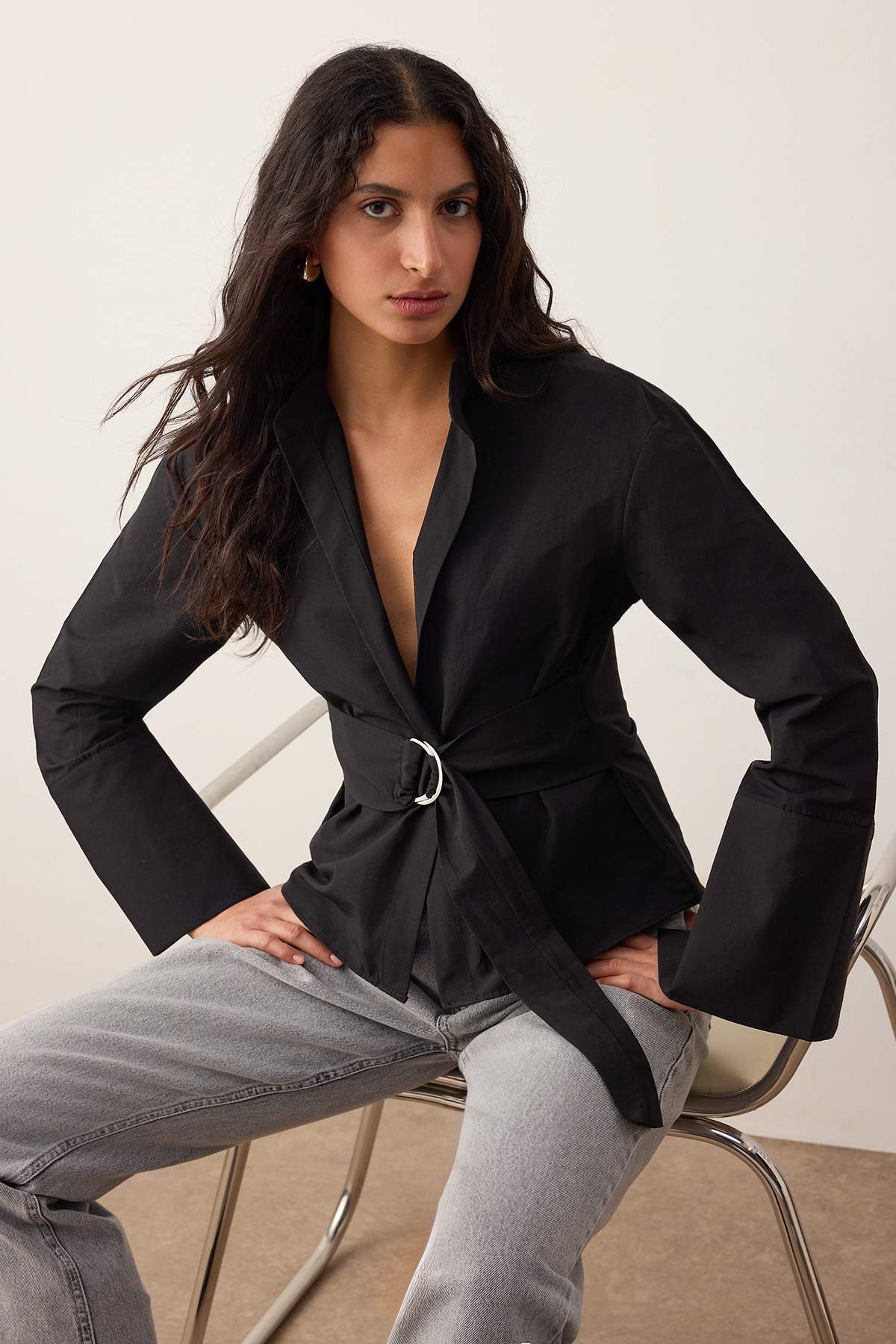 Trendyolmilla  Siyah Kuşaklı Önü Çıtçıtlı Ayarlanabilir Gömlek TWOAW26GO00067 - Görsel 6