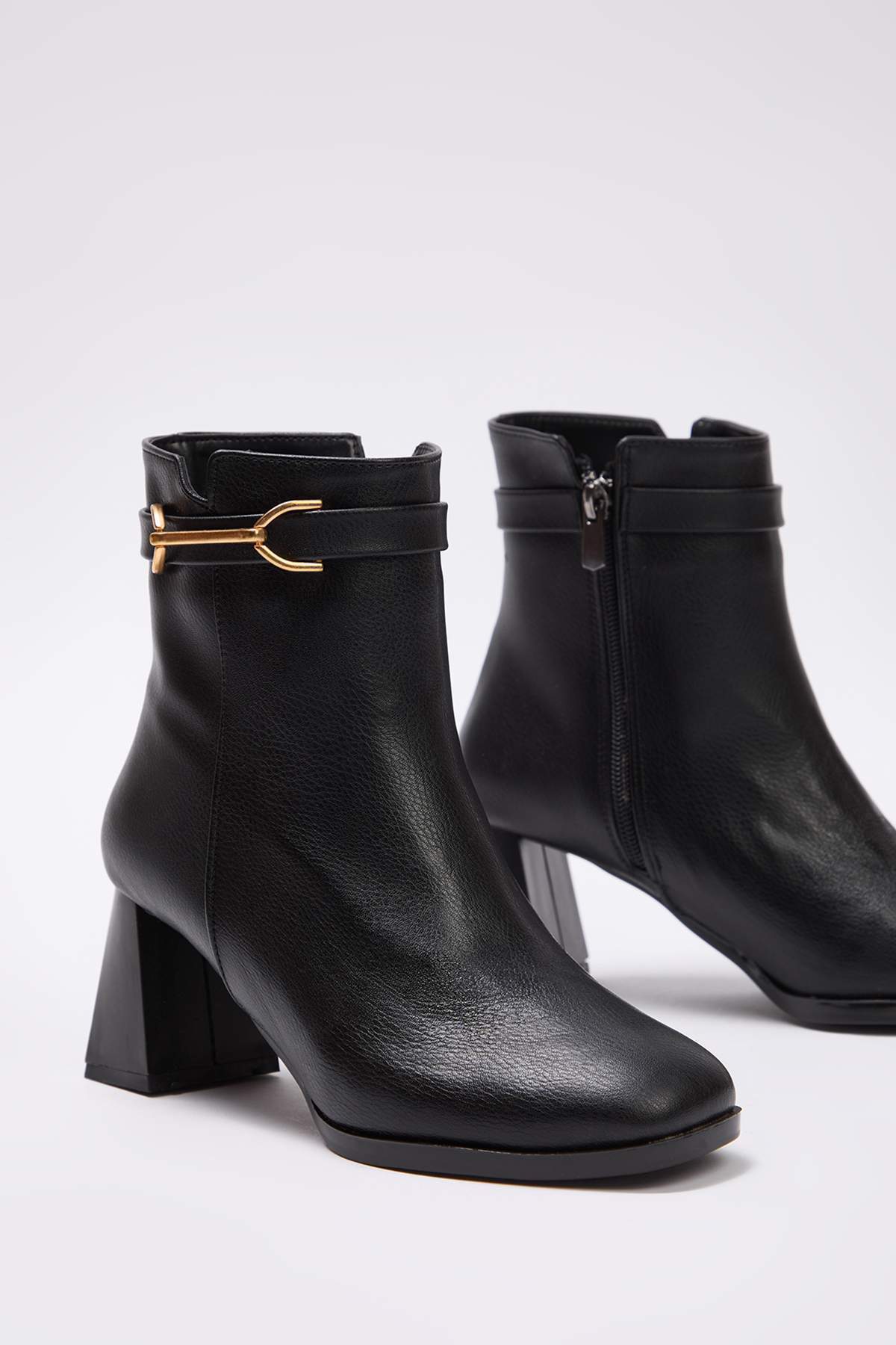 trendyol-shoes-womens-boots-booties