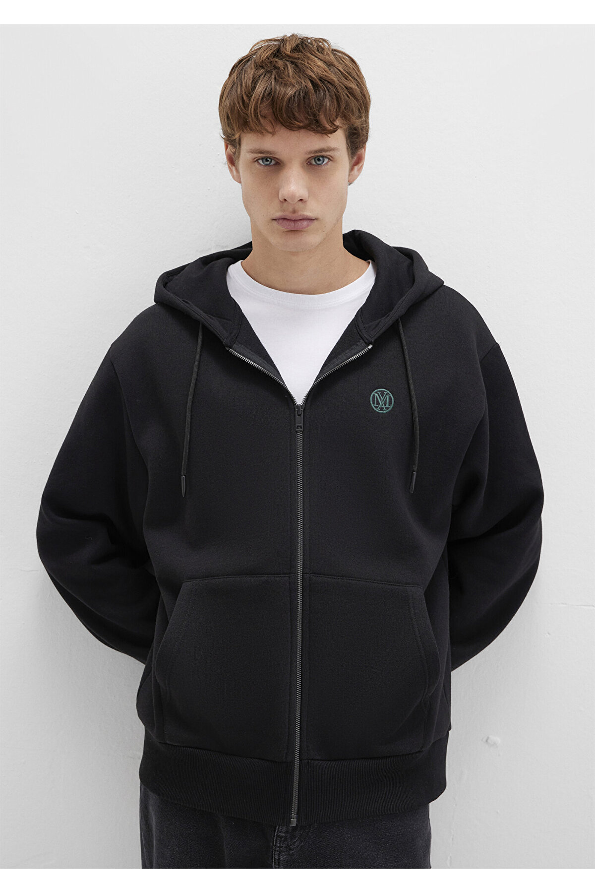 Mavi Logolu Kapüşonlu Fermuarlı Siyah Sweatshirt 066979-900