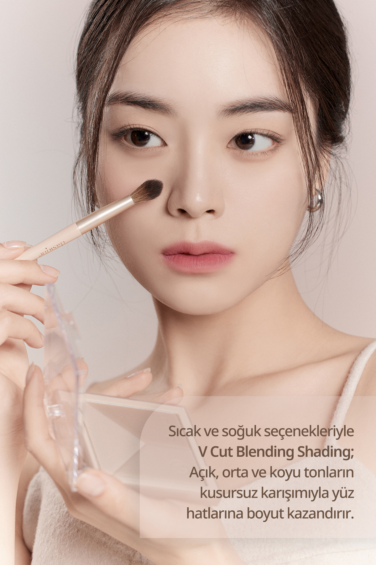 Doğal Gölgelendirme Sunan 3'lü Kontür Paleti V Cut Blending Shading (#02 Cool Blending) — قهوه‌ای 111651 — تصویر 4 از 9