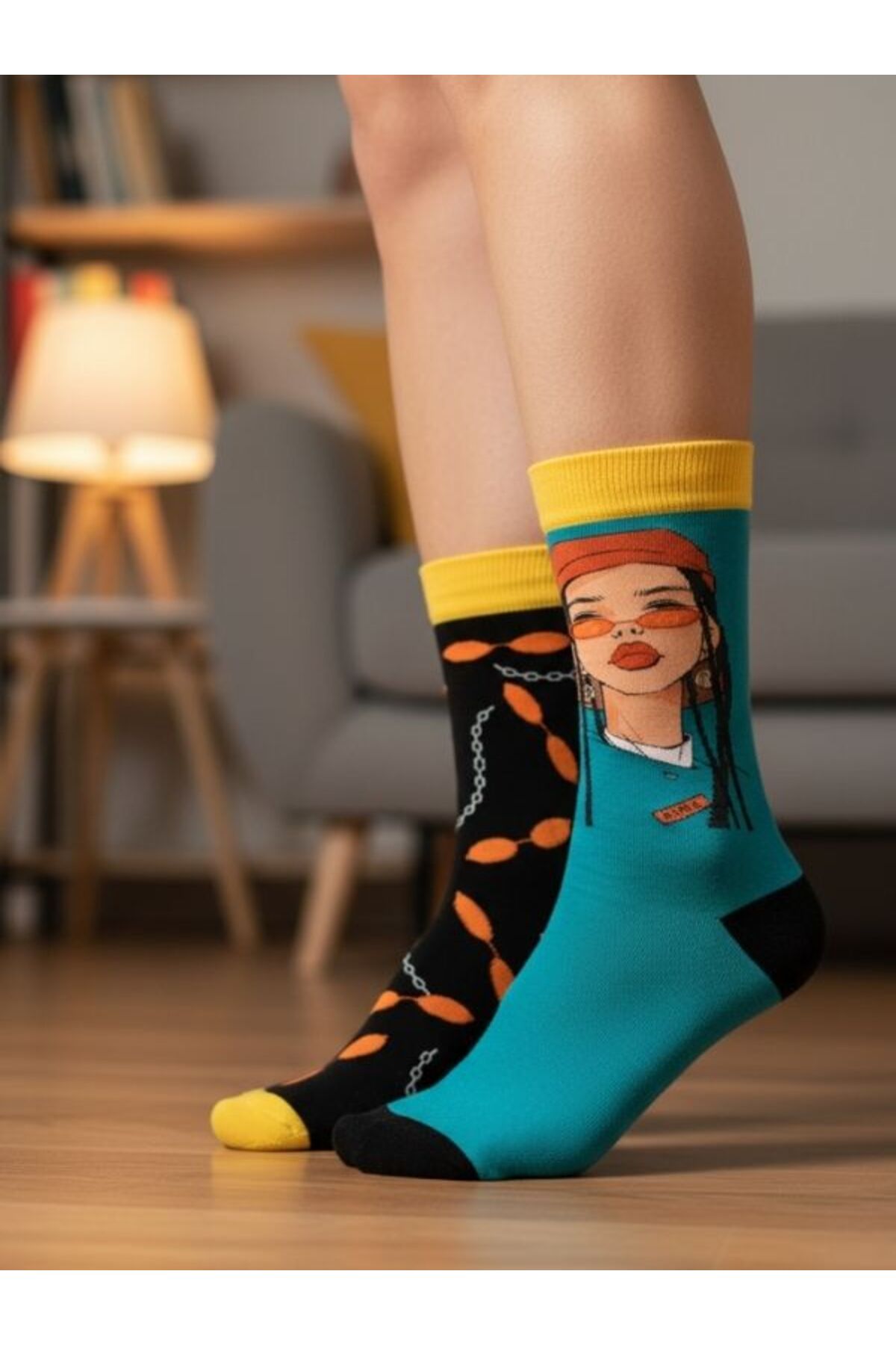 Right-Left Random Women's Patterned Socket Socks