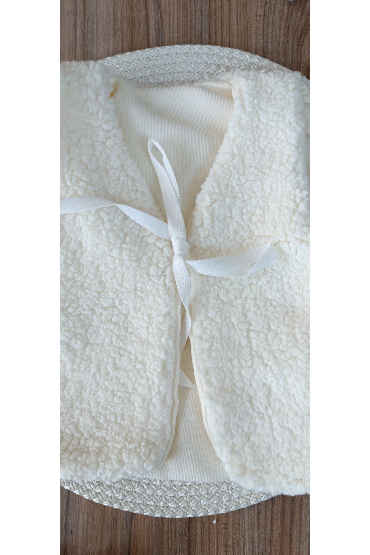 Bebella Bebek Yeleği Welsoft Kumaş Iç Kısmı Pamuklu Önden Kurdelelı Kız Erkek Bebek Yenidoğan Beyaz Yelek fotoğrafı 2 (önizleme)