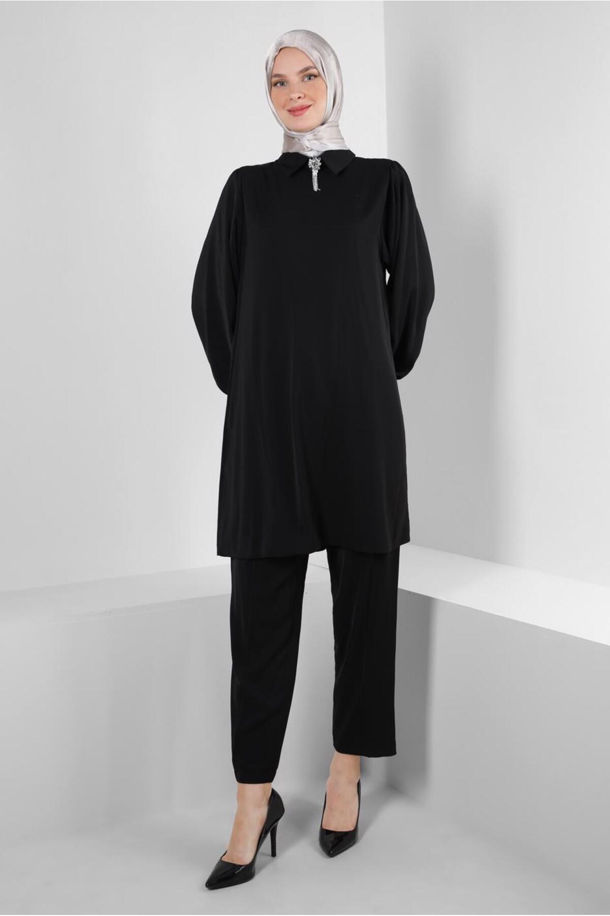 آلوینا کت و شلوار یقه پیراهنی با جزئیات سنگی ۴۳۵۸۷