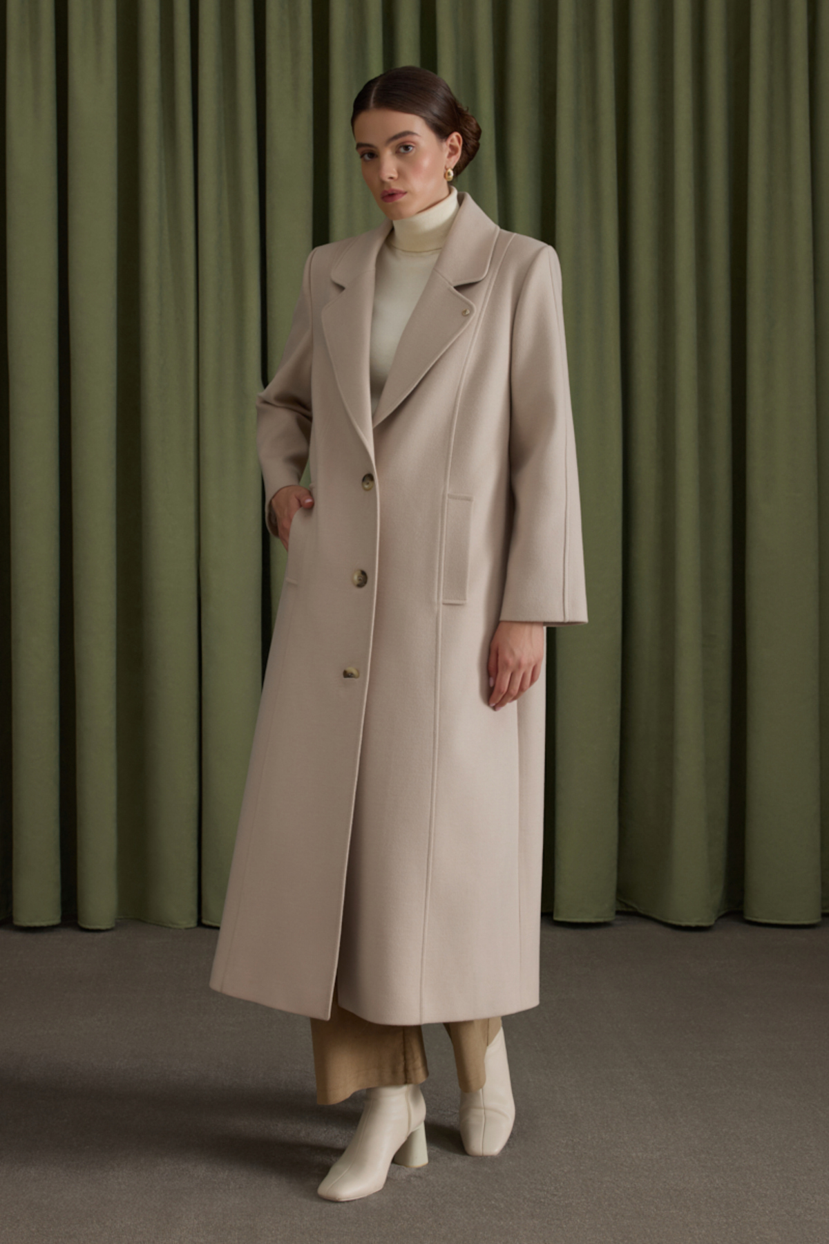 کت و شلوار دقیق جام سنگی Aker