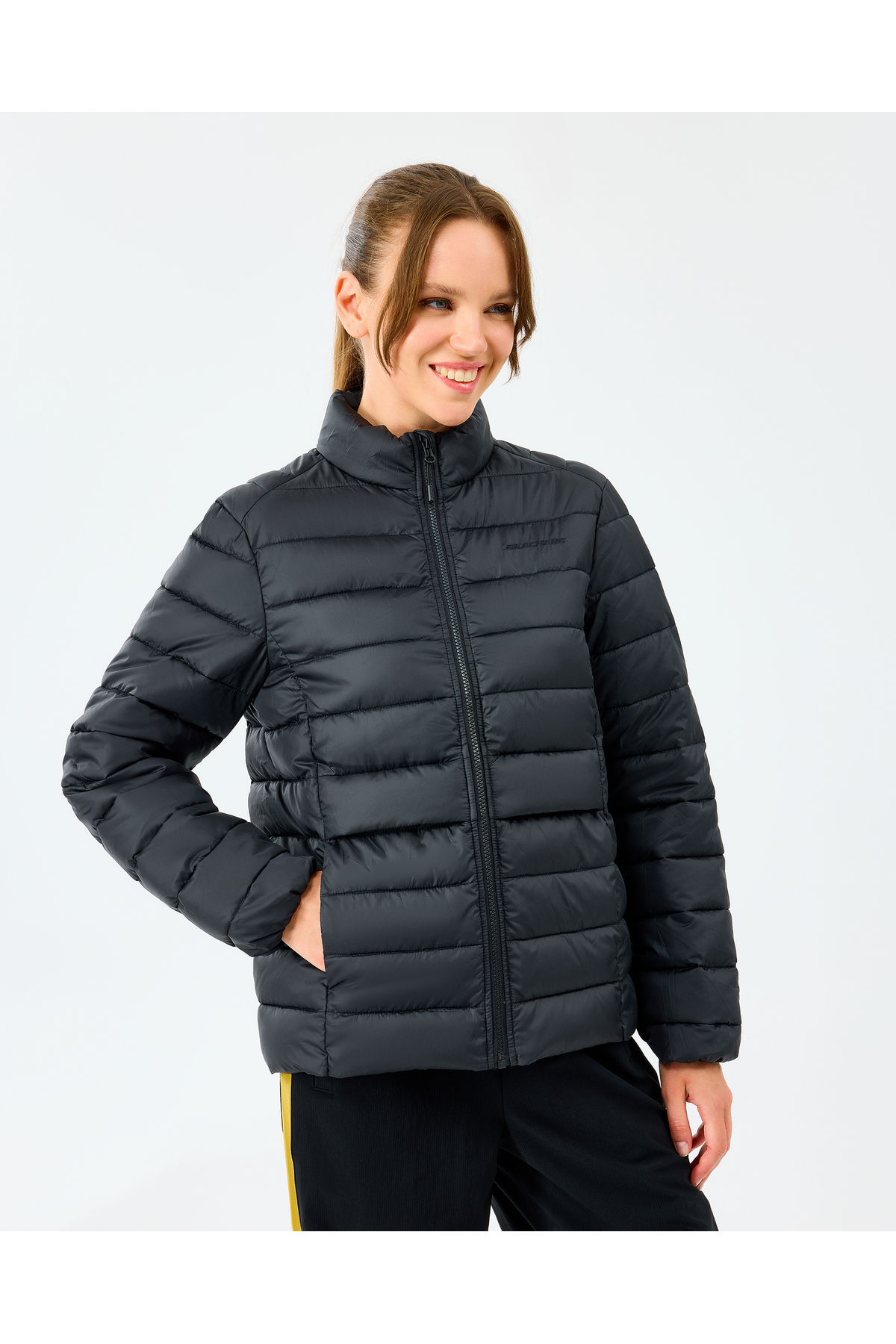 Skechers  W Essential Outerwear Padded Jacket Kadın Siyah Mont S231240-3817