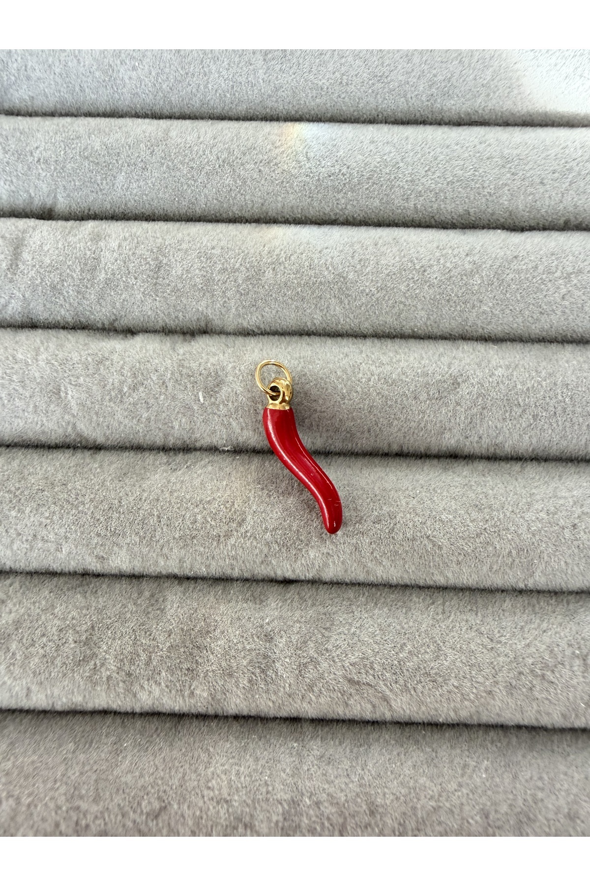 kubotique Çelik Kırmızı Biber Figürlü Kolye Ucu