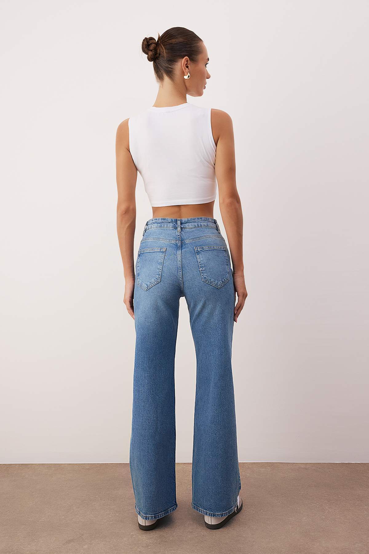 Trendyolmilla  Mavi Yüksek Bel Comfort/Esnek Wide Leg/Geniş Paça Jeans TWOAW26JE00252 - Görsel 4