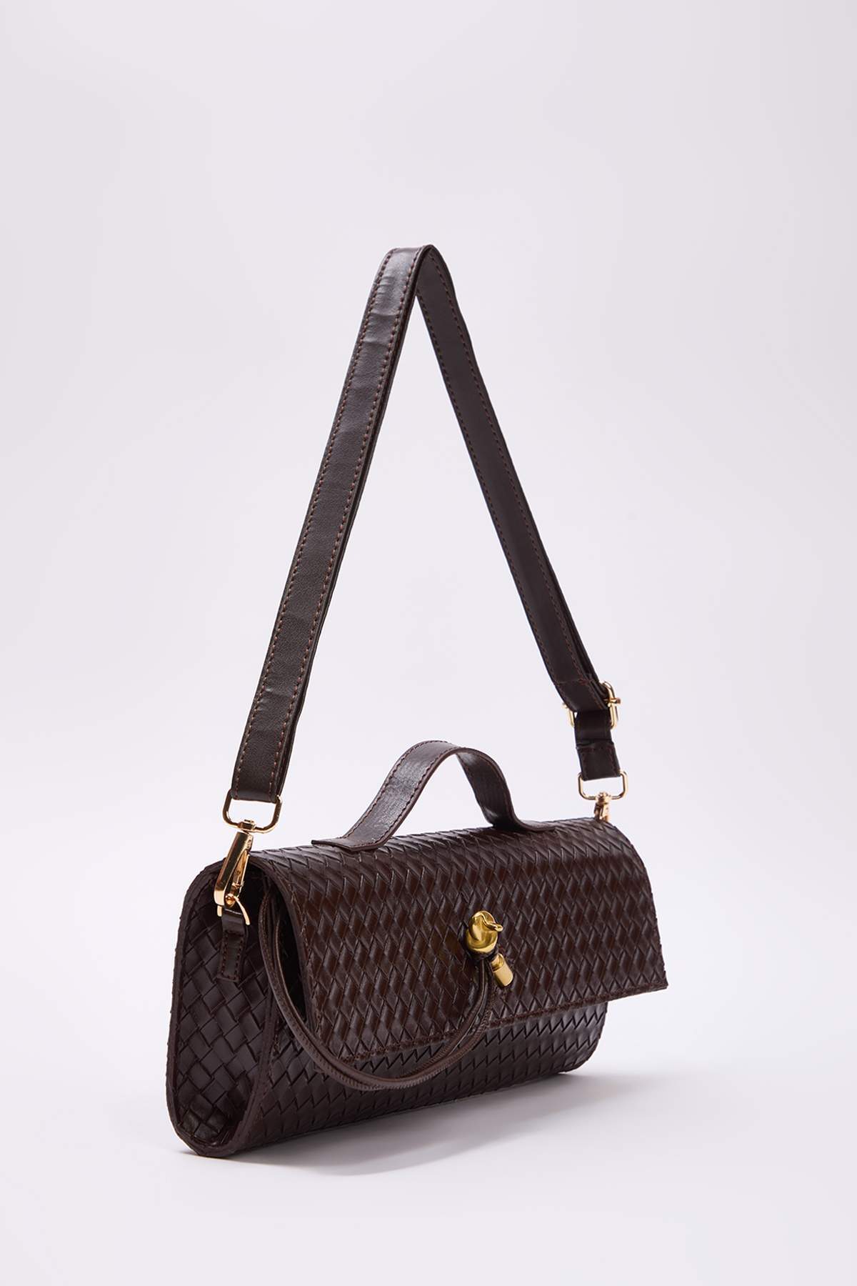 حقيبة كتف نسائية صغيرة الحجم باللون البني TAKAW26O...