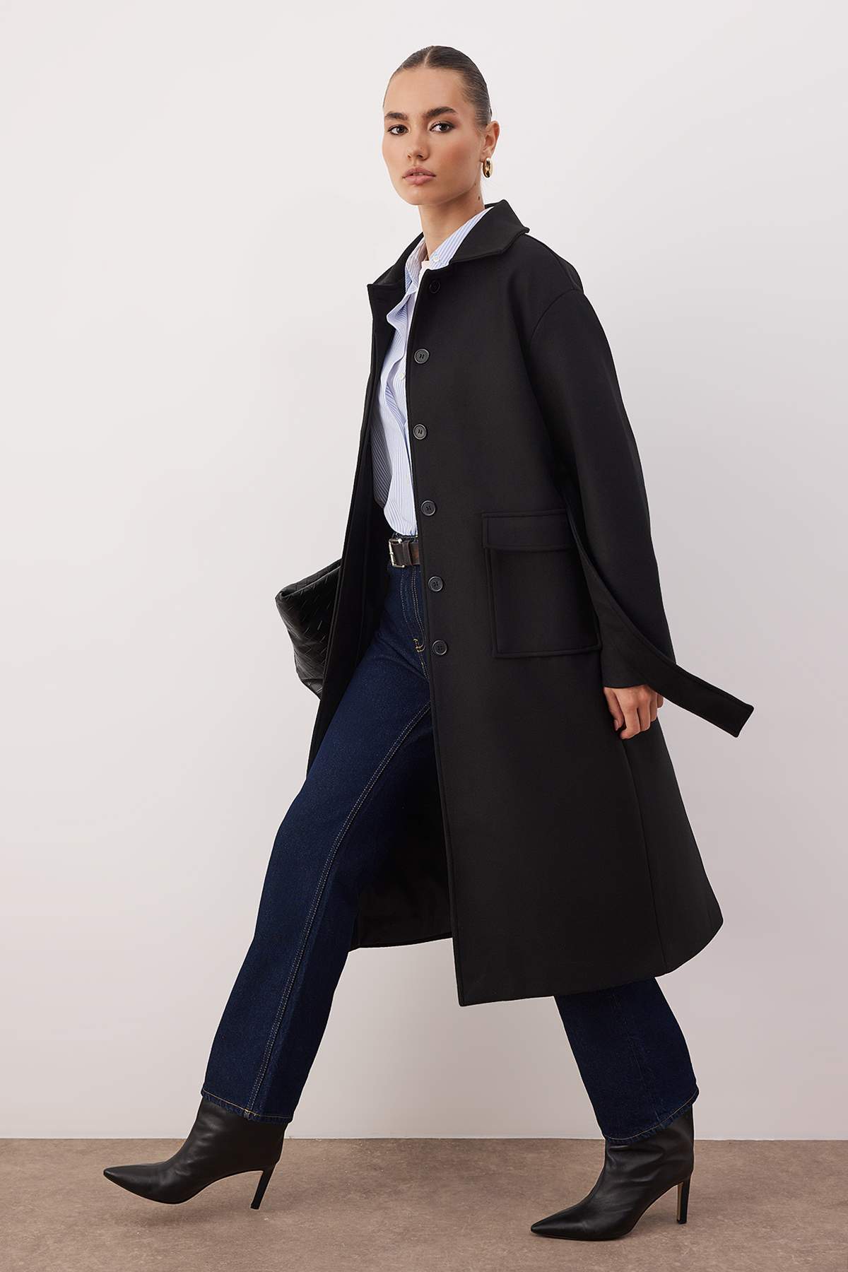 Trendyolmilla Siyah Cep Detaylı Kuşaklı Uzun Oversize Kaşe Kaban
