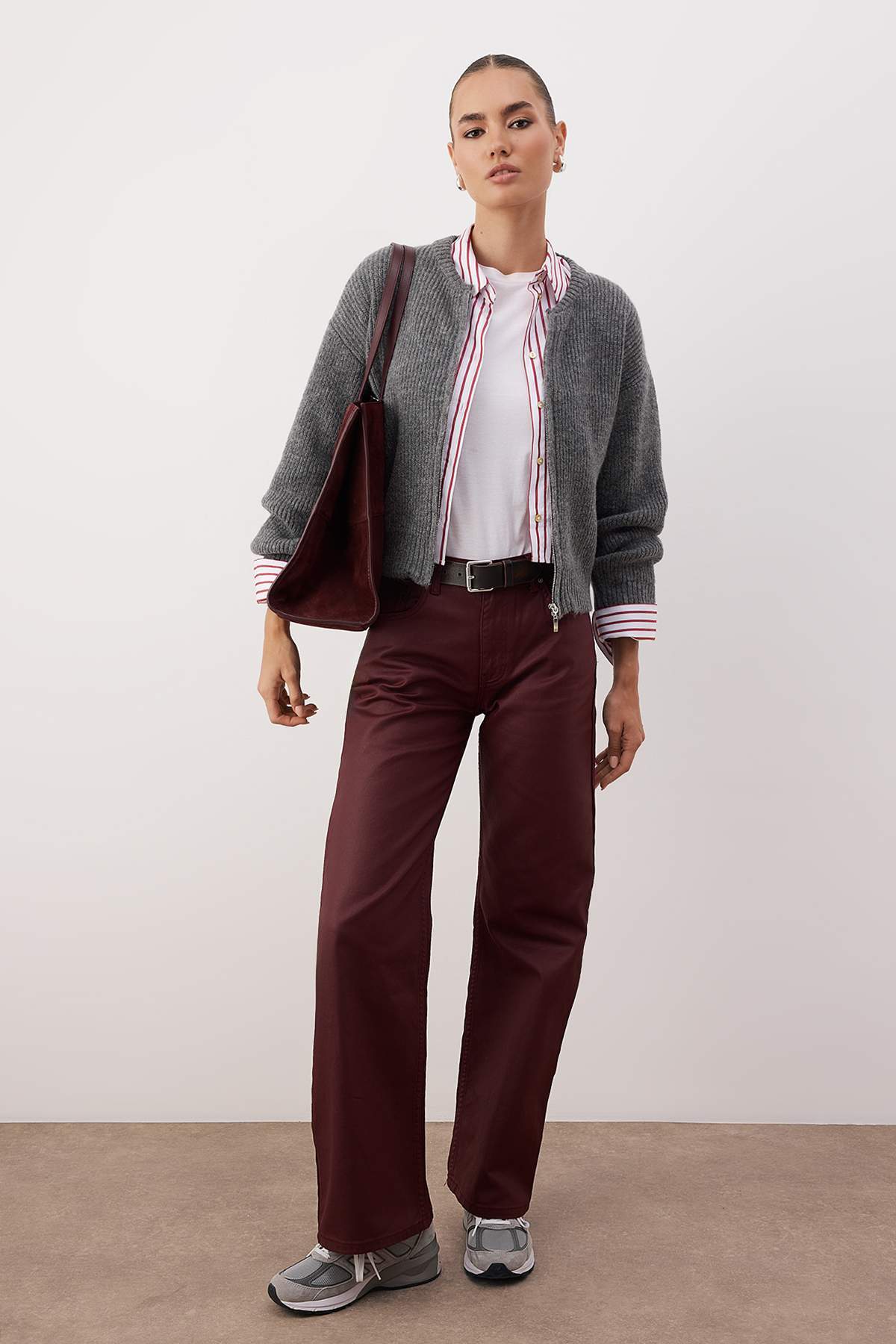 Trendyolmilla  Gri Yumuşak Dokulu Basic Triko Hırka TWOAW26HI00284 - Görsel 2