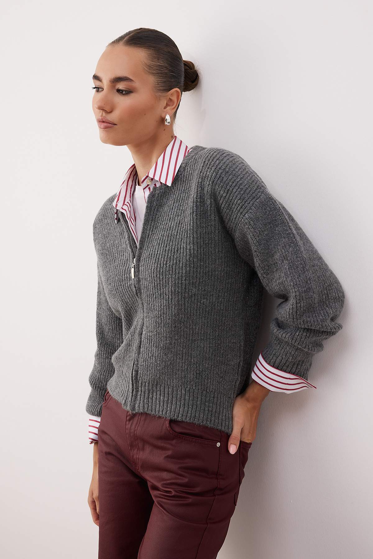 Trendyolmilla  Gri Yumuşak Dokulu Basic Triko Hırka TWOAW26HI00284