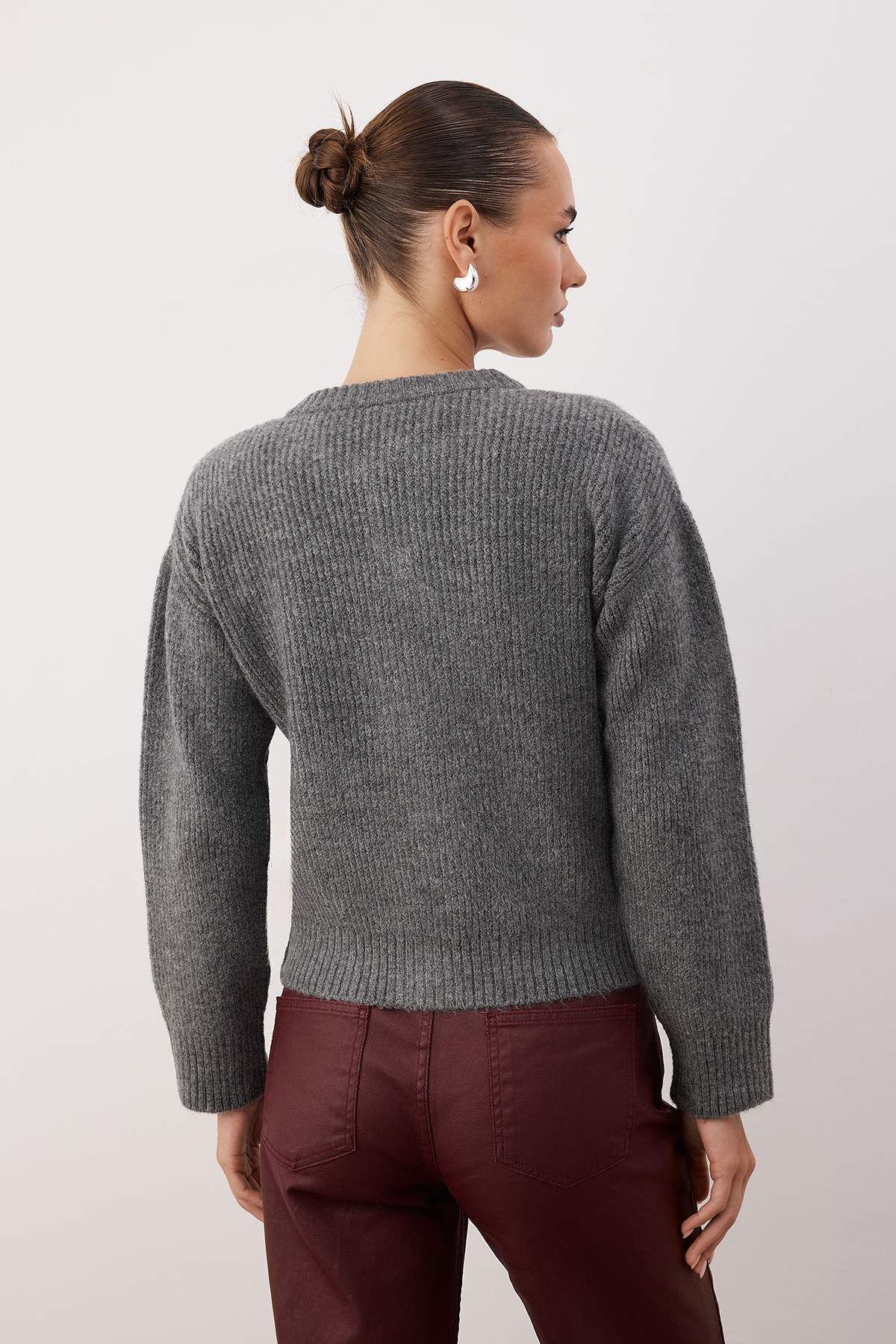 Trendyolmilla  Gri Yumuşak Dokulu Basic Triko Hırka TWOAW26HI00284 - Görsel 4