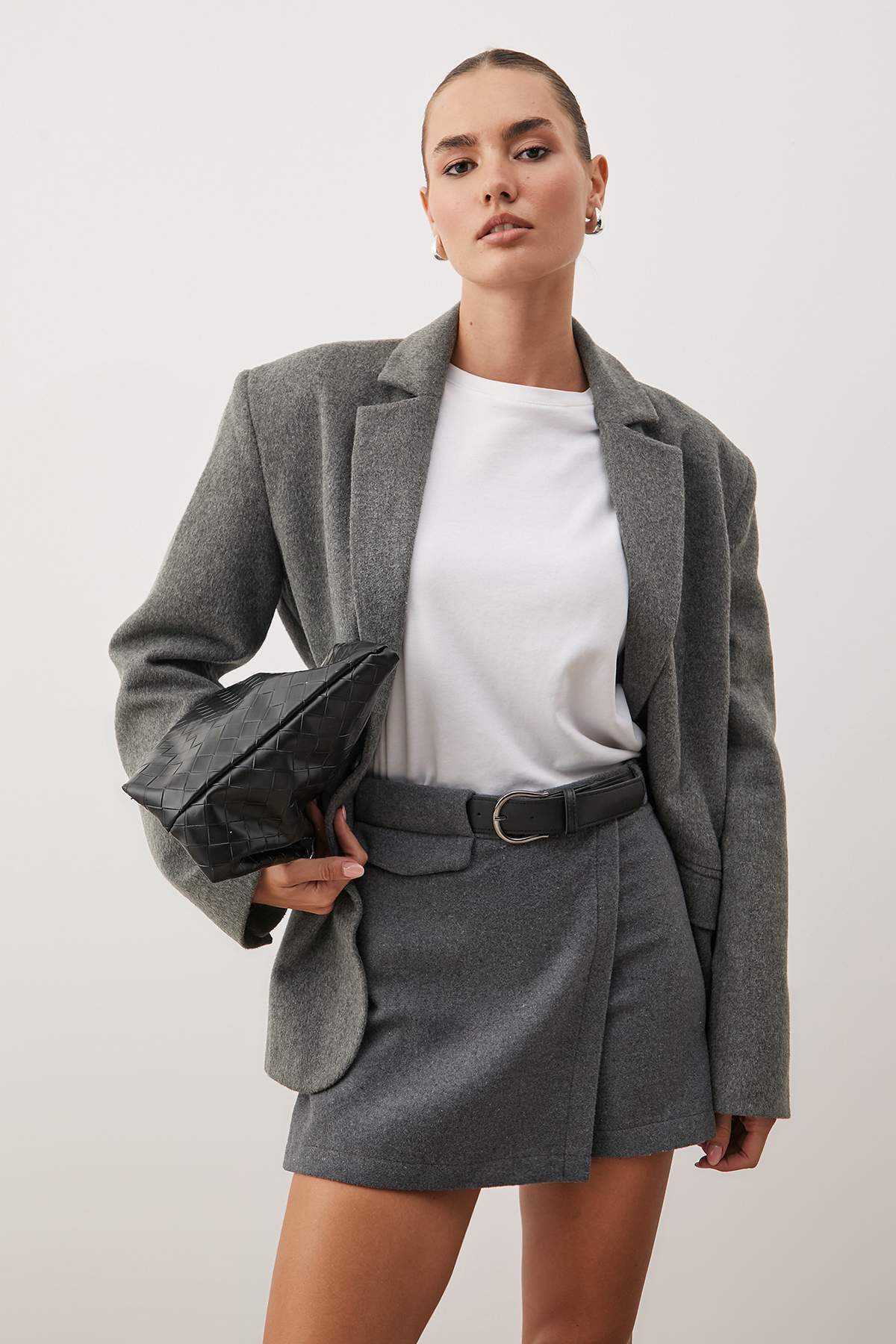 Trendyol Collection Antracitová podrobná sukně s páskem TWOAW21SR0037