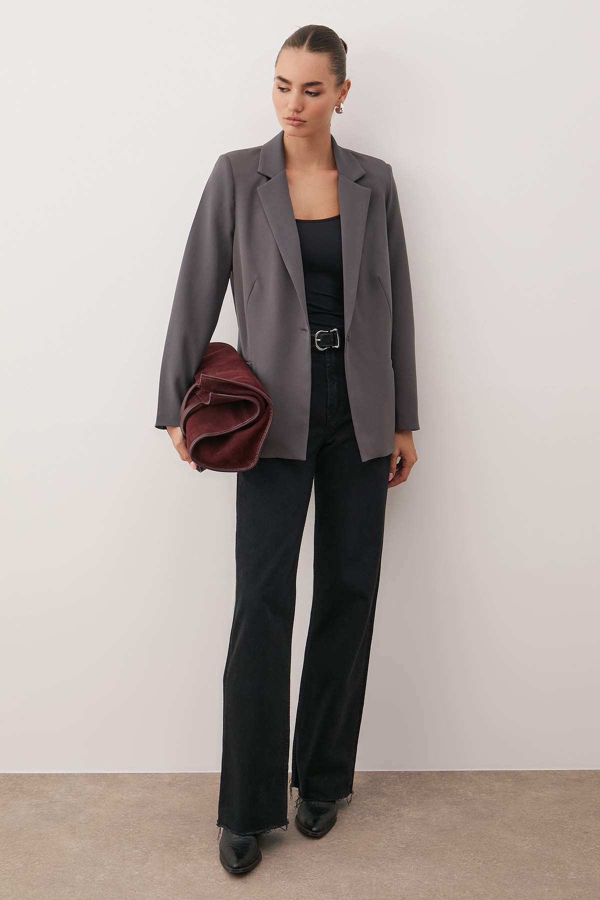 Trendyol Collection Siva jakna sa običnom podstavom i detaljnim tkanim dizajn...