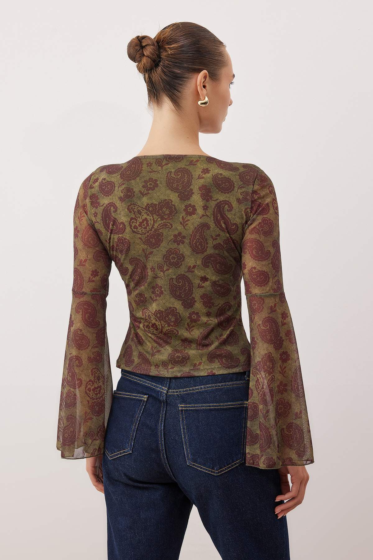 Trendyolmilla  Kahverengi Boho/Boho Chic Baskılı V yaka İspanyol Kol Tül Esnek Örme Bluz TWOAW26BZ00239 - Görsel 4