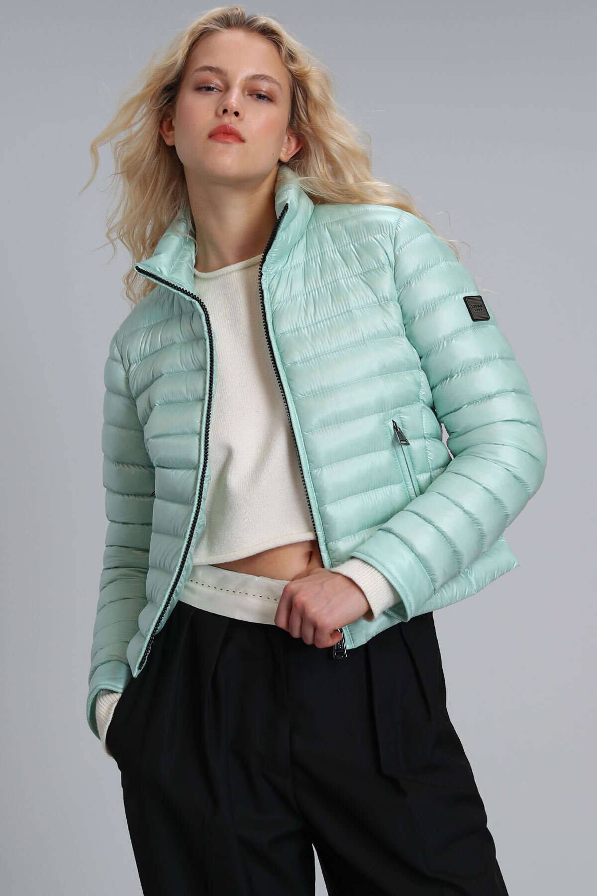 لوفیان کت زنانه مری به رنگ سبز نعنایی از جنس پر غاز