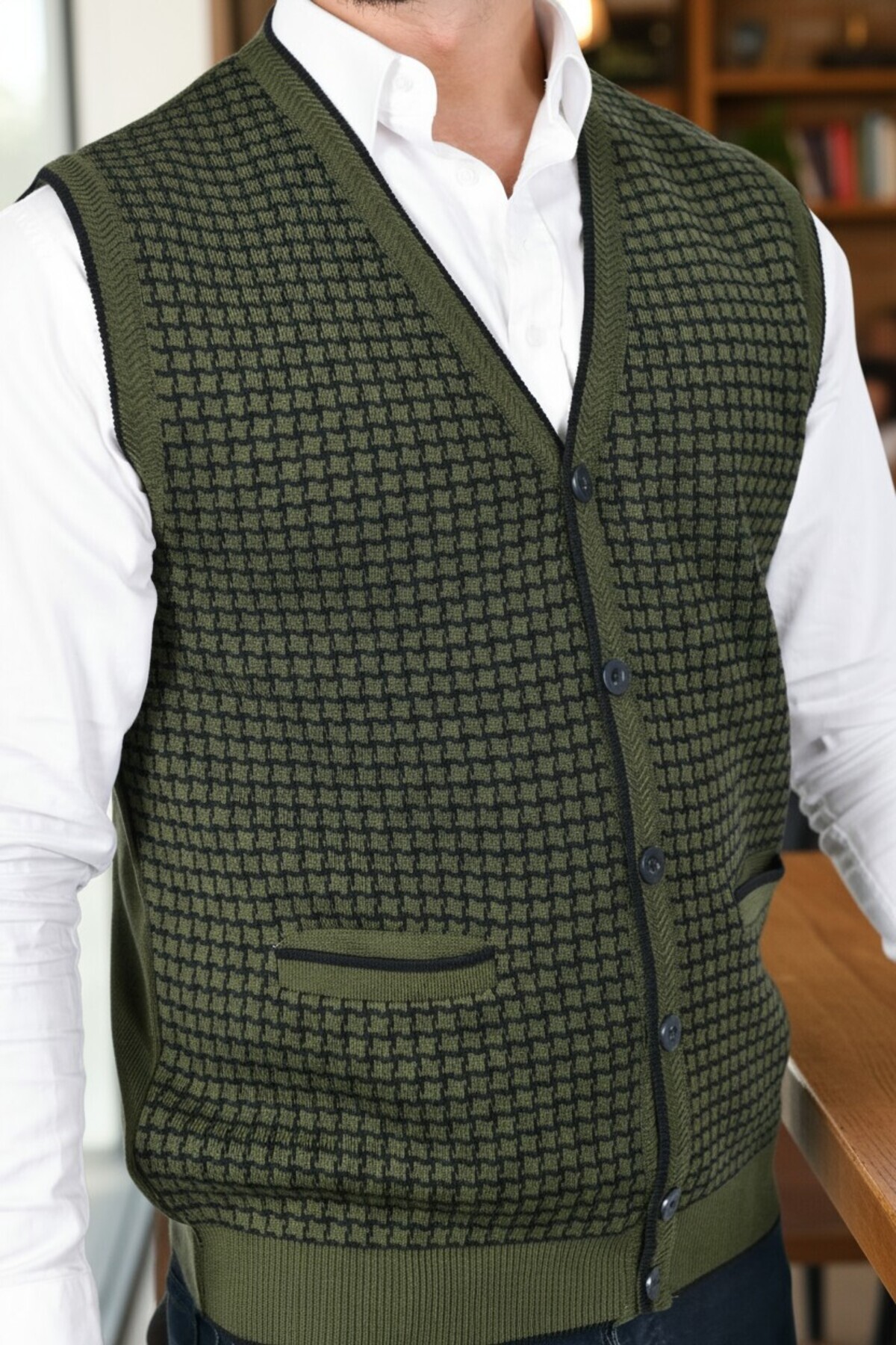 Kamalı  Erkek Haki Tüylenme Yapmayan Anti Pilling Kumaş Standart Fit Cepli Kışlık Kazayağı Triko Yelek - Görsel 3