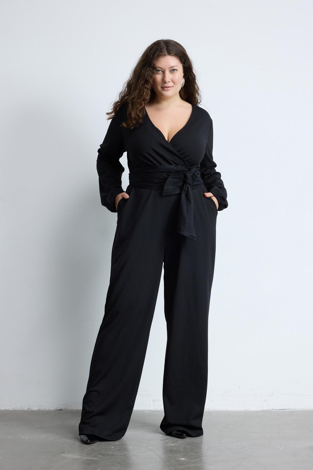 LUOKK  SANDIS V Yaka Çıkarılabilir Kemerli Geniş Paça Büyük Beden Tulum Siyah