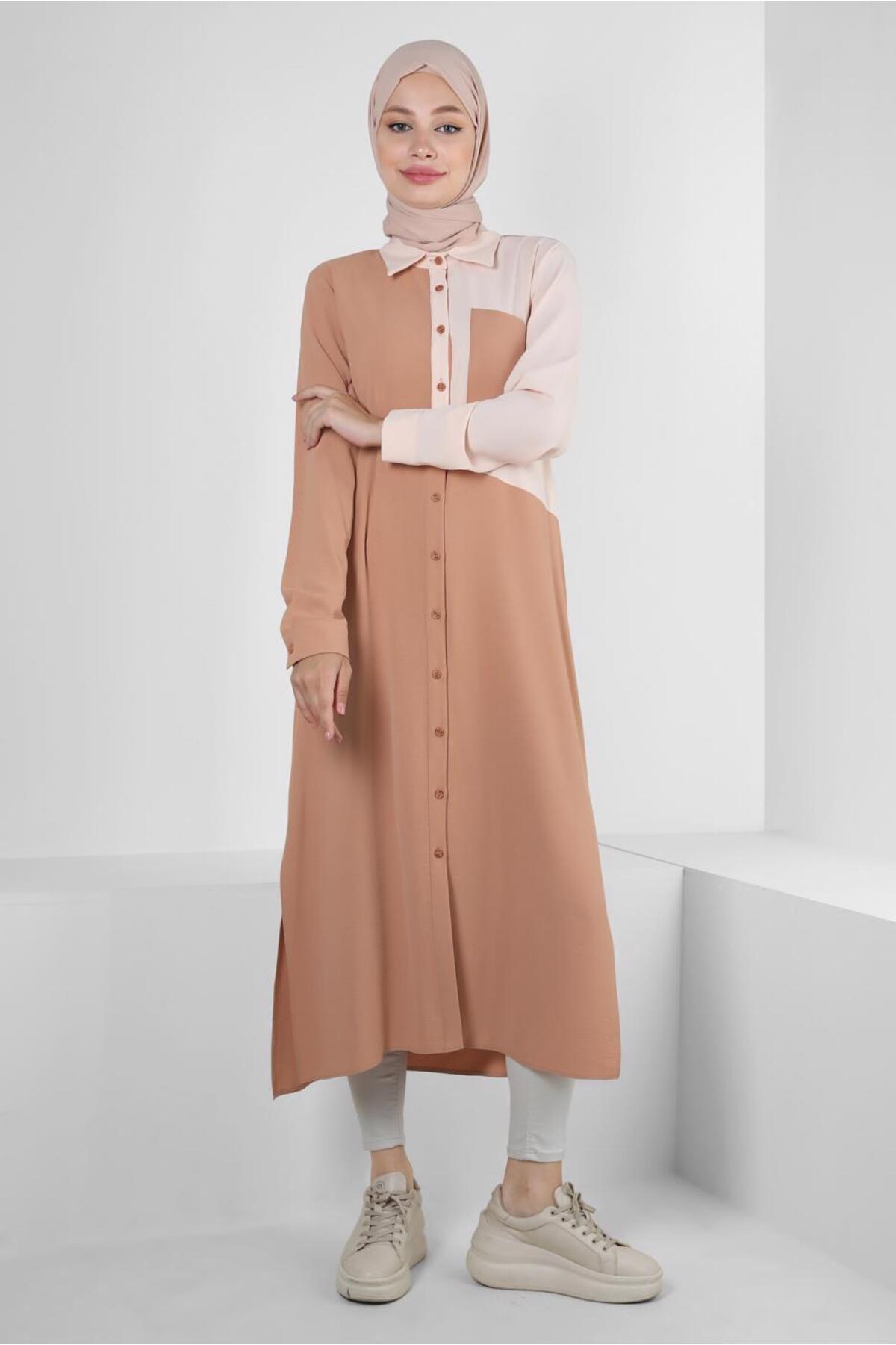 آلوینا تونیک دکمهدار دو رنگ با چاکهای کناری ۴۳۷۳۰ آلوینا تونیک دکمهدار دو رنگ با چاکهای کناری ۴۳۷۳۰