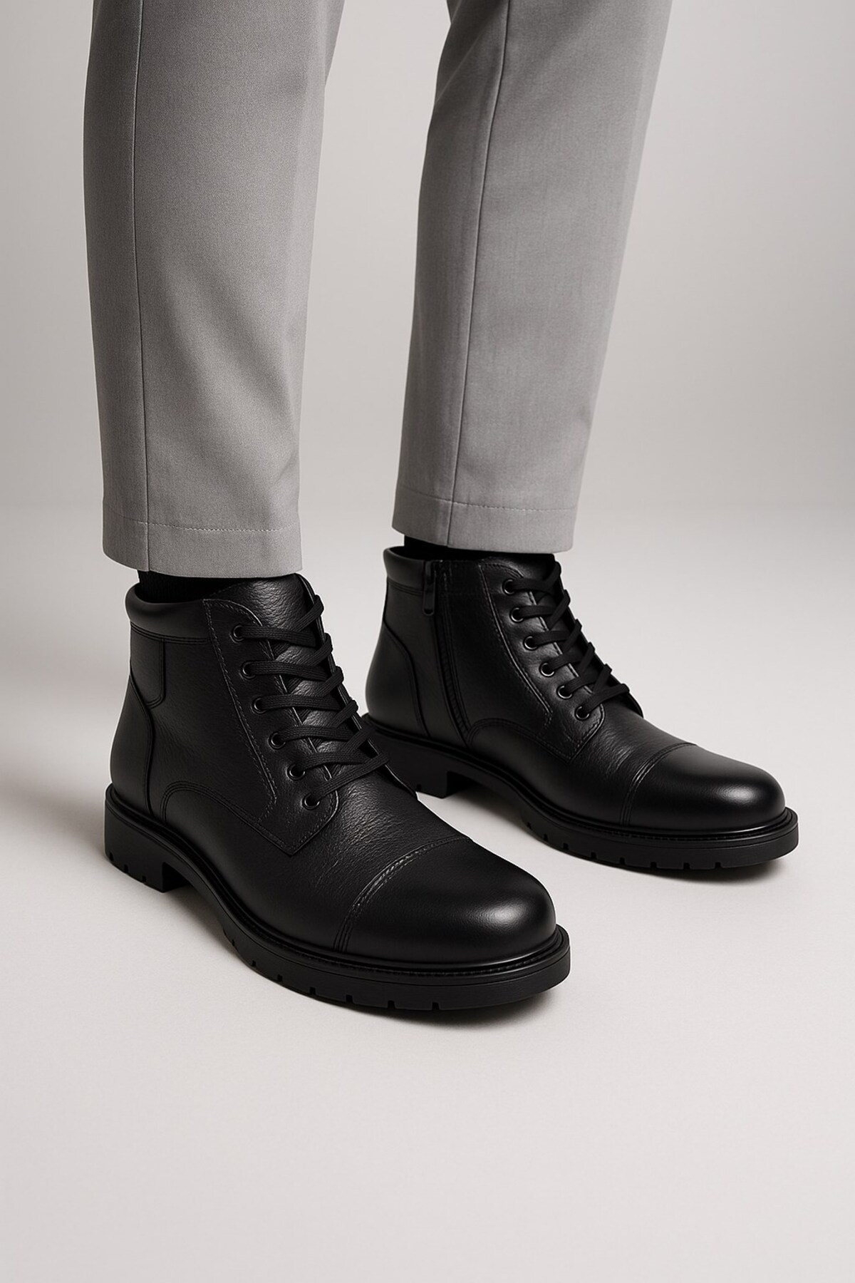 نیم بوت مردانه چرم اصل مشکی، سایز بزرگ، روکش خز، زیپ‌دار، نیم بوت رزمی، مدل 081