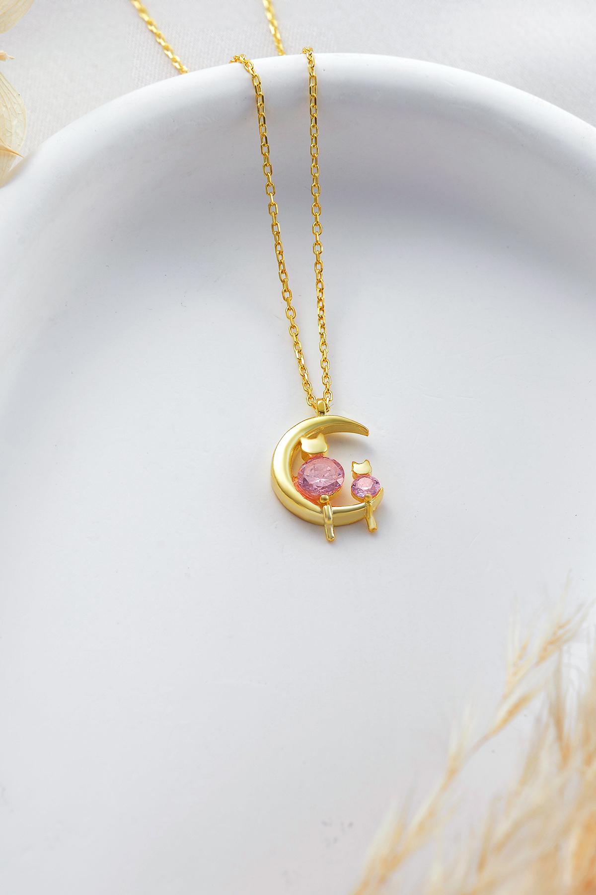 ESSARE 925 Ayar Gümüş Gold Kaplama Pembe Taşlı Kedili Hilal Kolye görsel 2