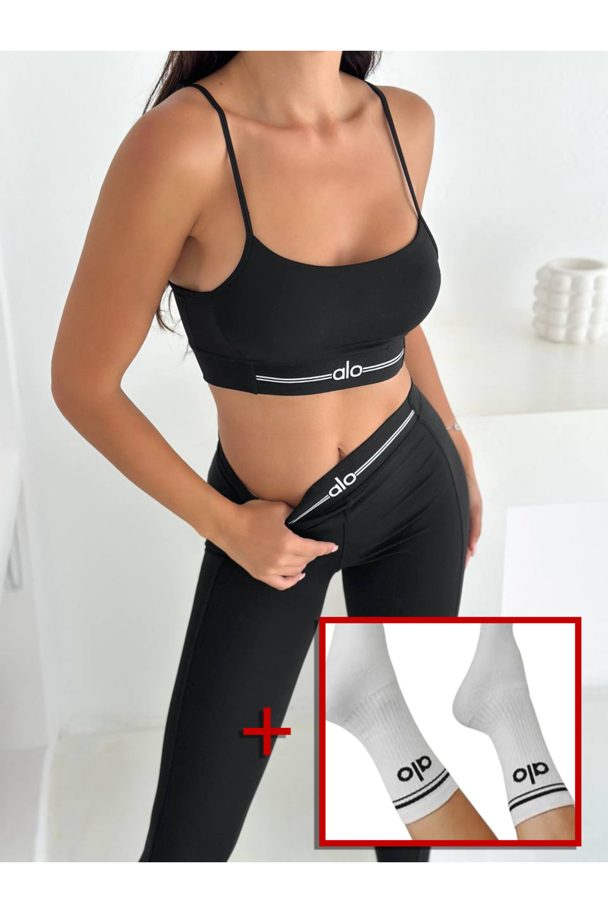 strivex String Strap Yoga Pilates Fitness Sıkılaştırıcı Göğüs Pedli Siyah Sporcu Crop Tayt Takım + Çorap