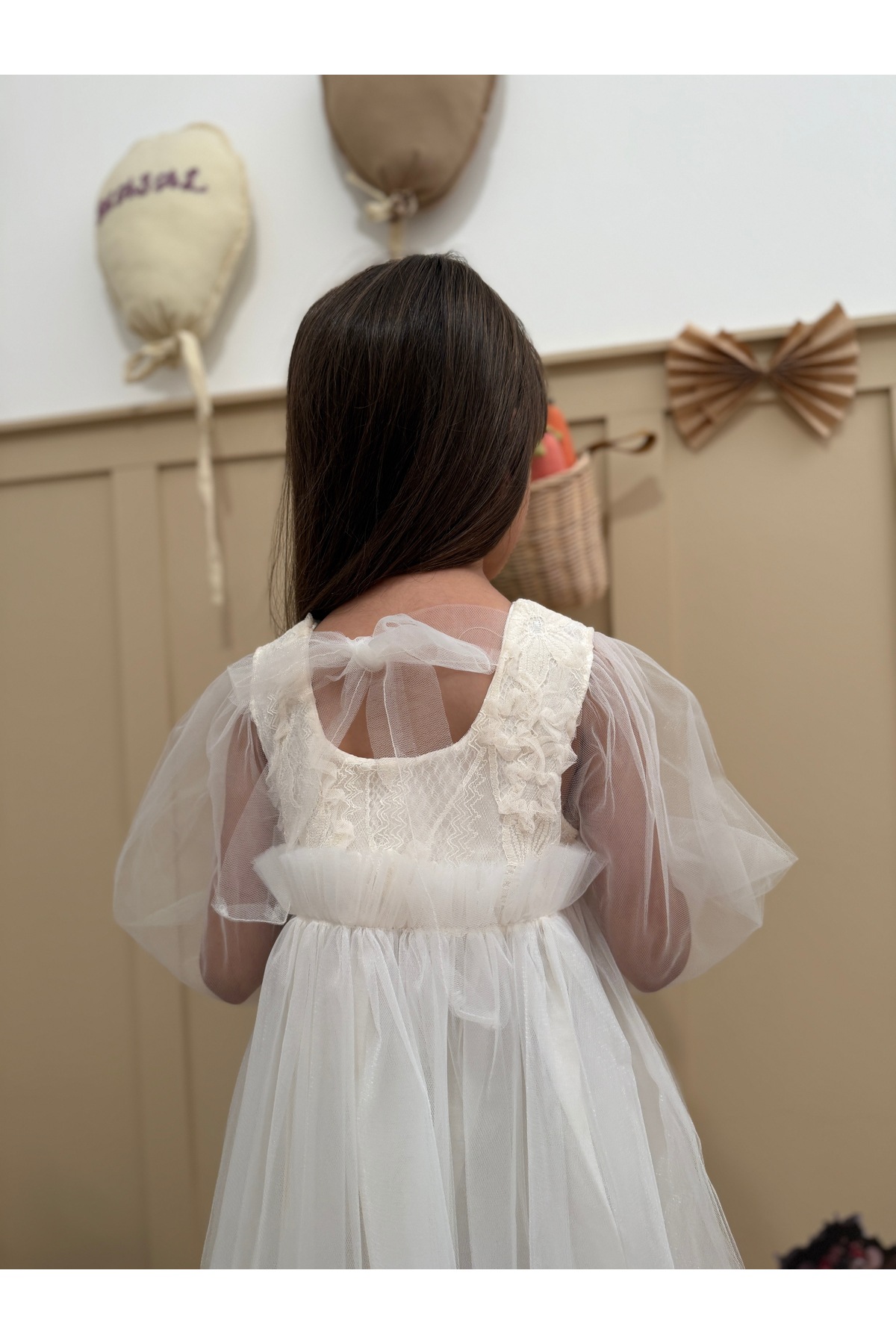 penu baby kids KREM Sırt Fiyonklu Çiçek Nakışlı Tül Etekli Uzun Tül Kollu Kız Çocuk Kız Bebek Elbise fotoğrafı 2 (önizleme)